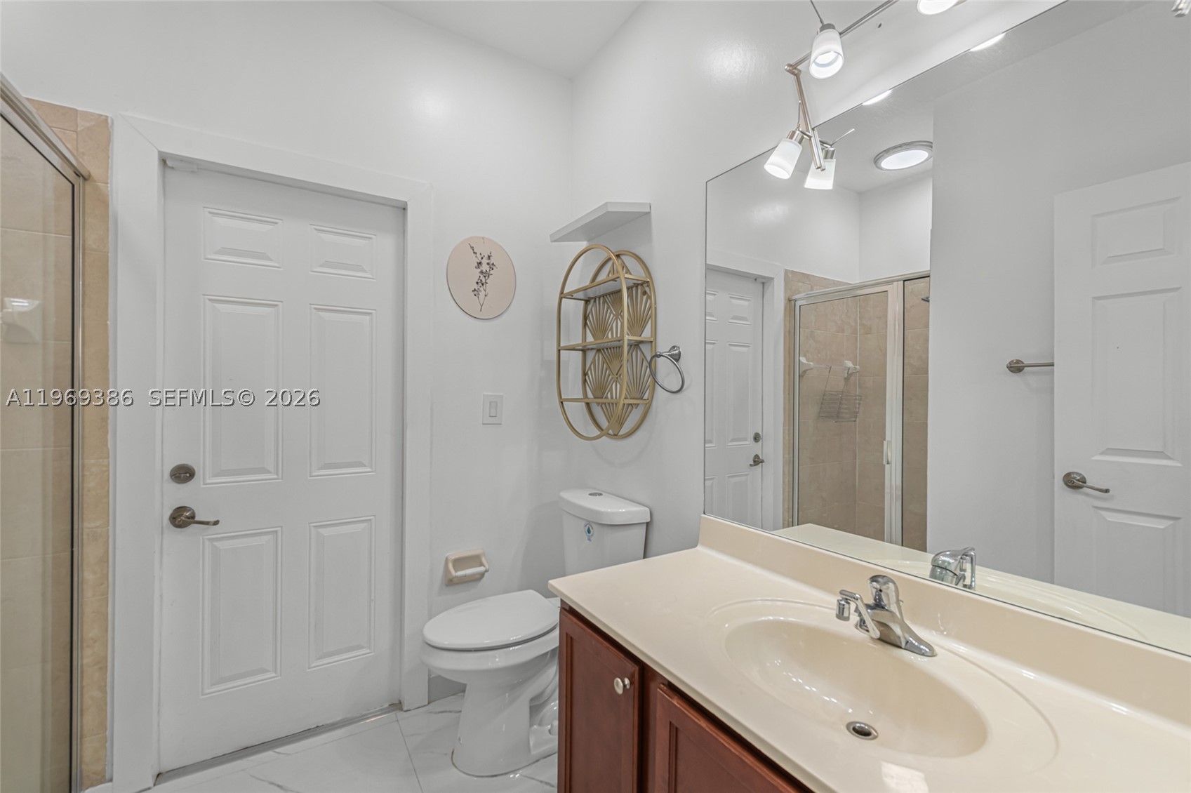 642 Se 37th Pl Property Photo 14