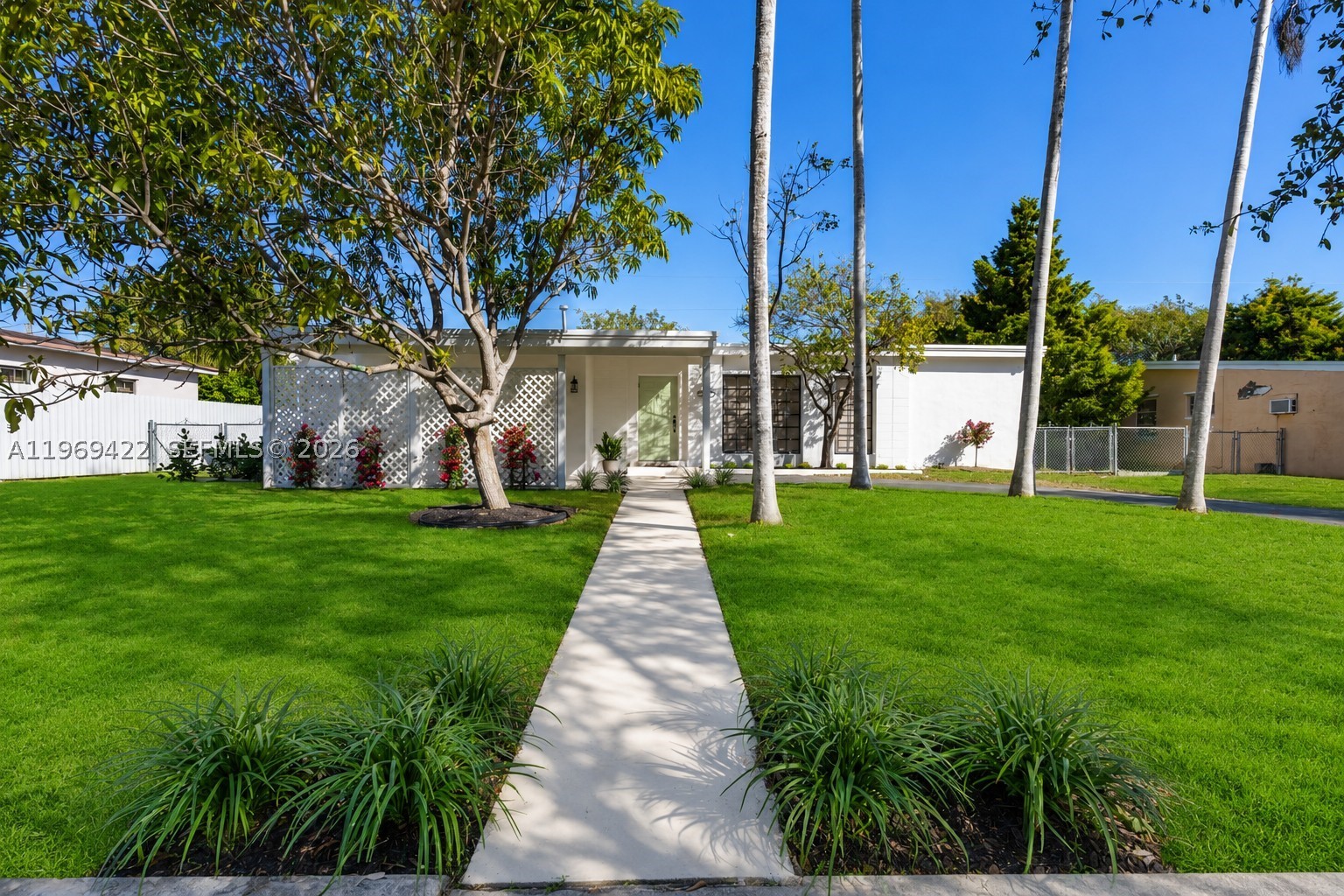 9241 Marine Dr Property Photo 2