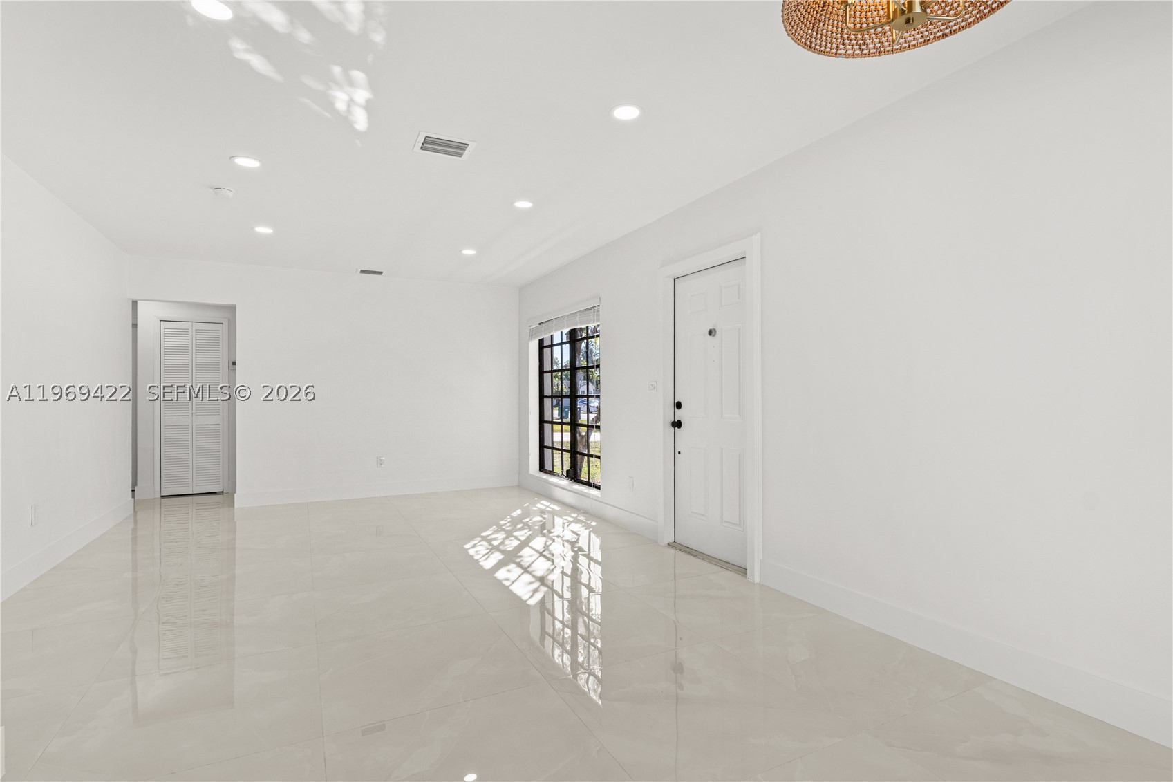 9241 Marine Dr Property Photo 11