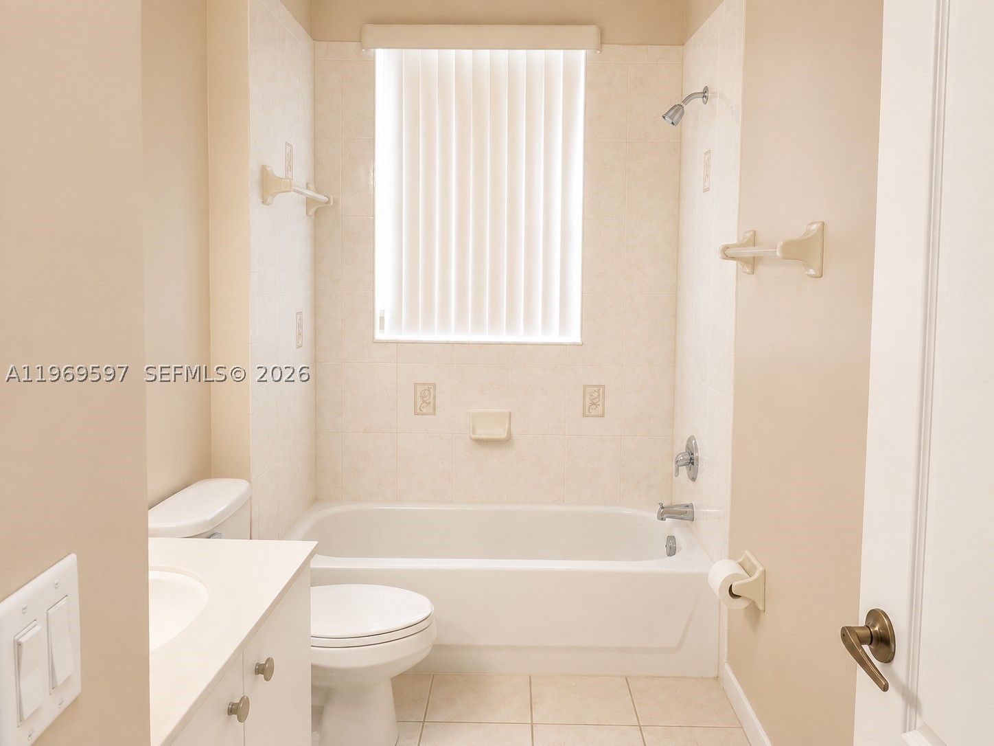 3748 Ne 9th Ct Property Photo 6