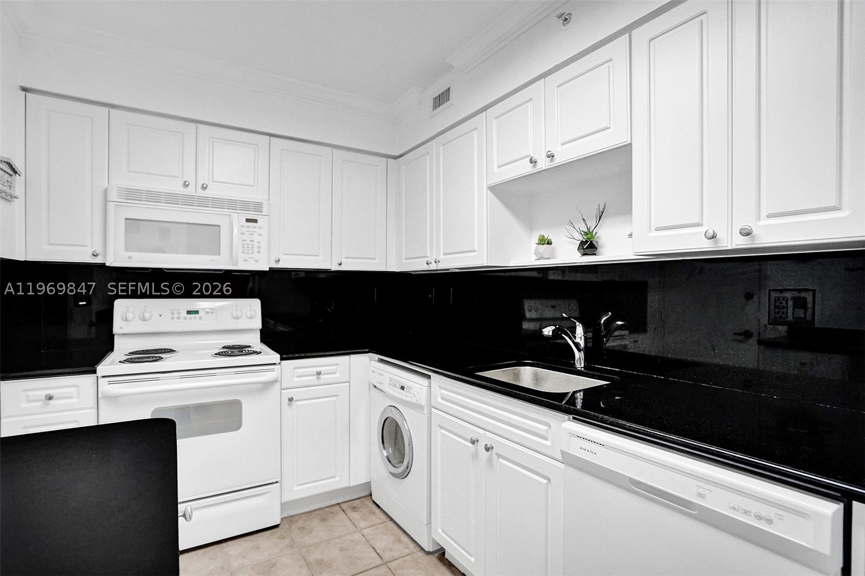 2501 S Ocean Dr 538 (available Now) Property Photo 17