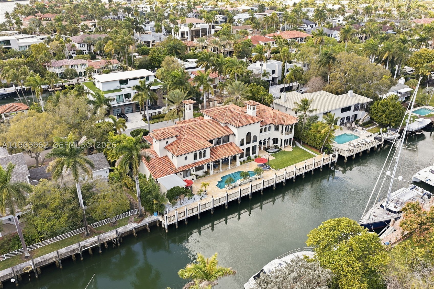 628 Coral Way Property Photo 3