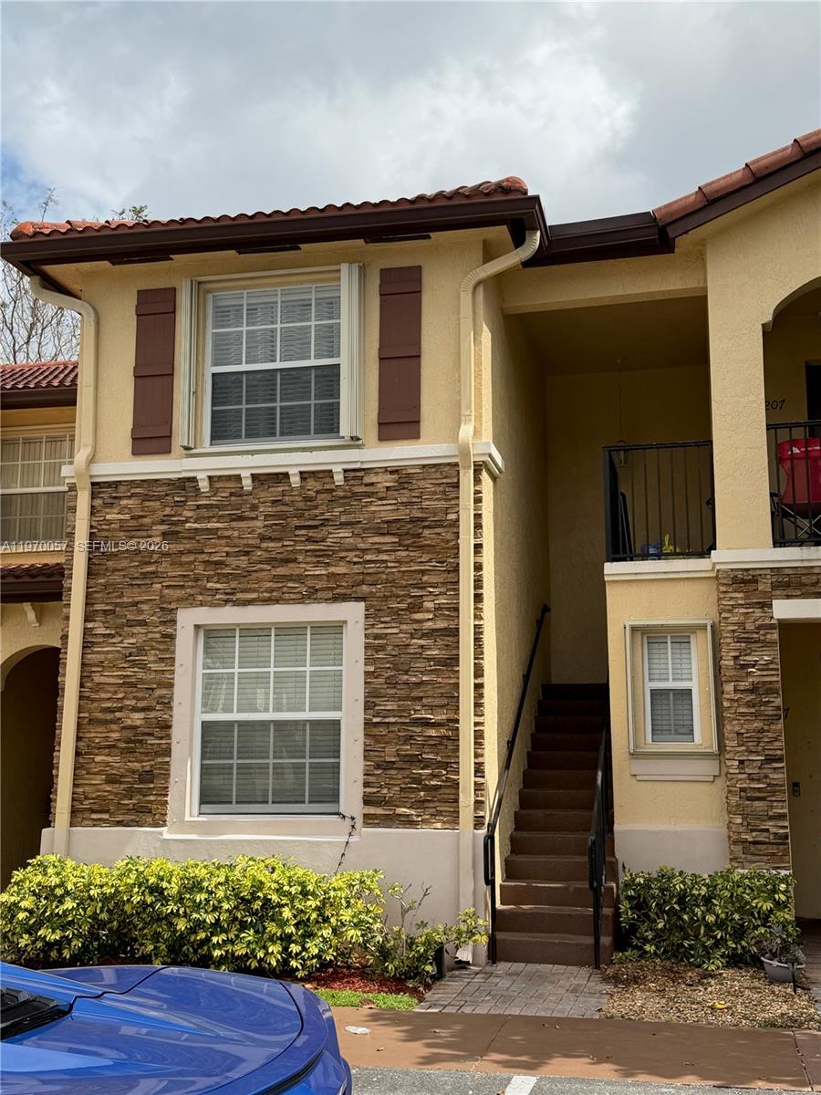 1485 Ne 33rd Rd 207 Property Photo 1