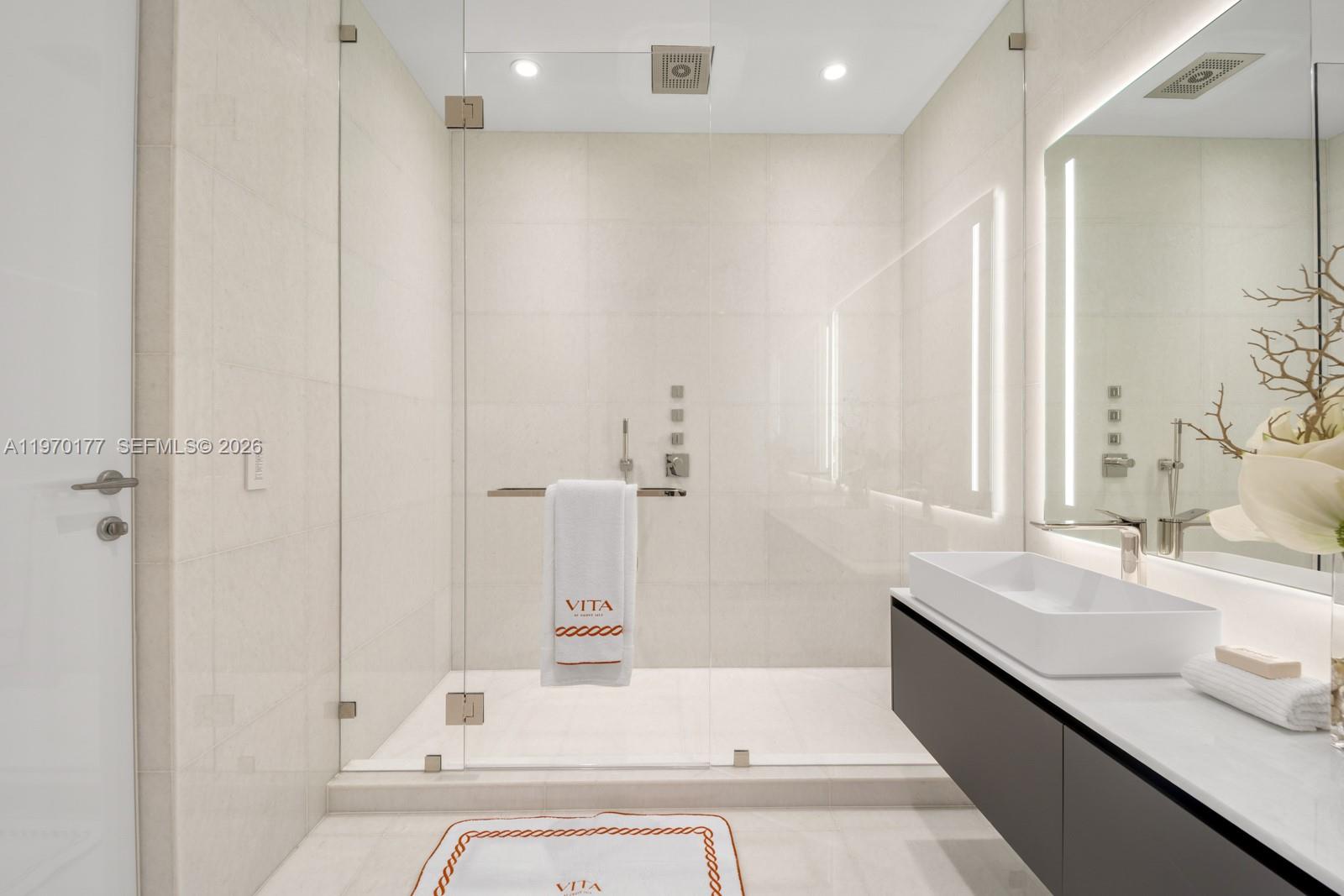 5 Grove Isle Drive M204 Property Photo 23