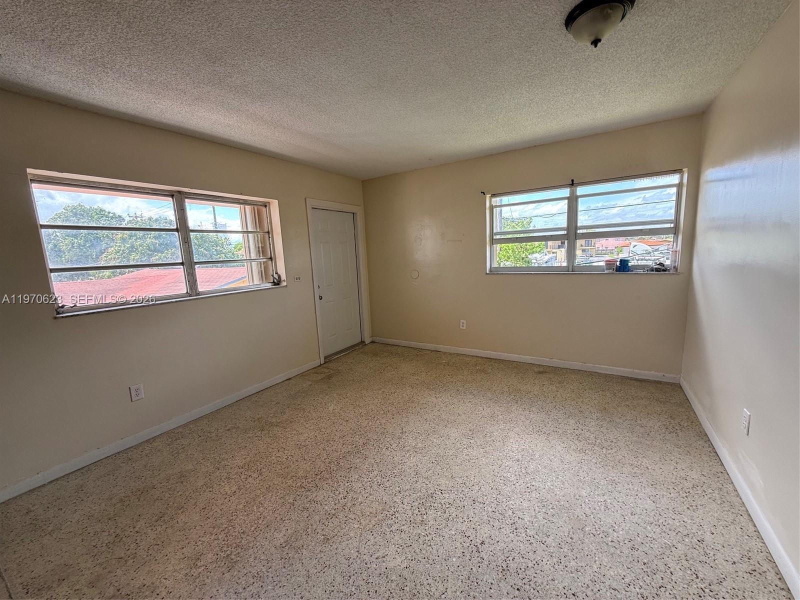 A11970623 Property Photo 6