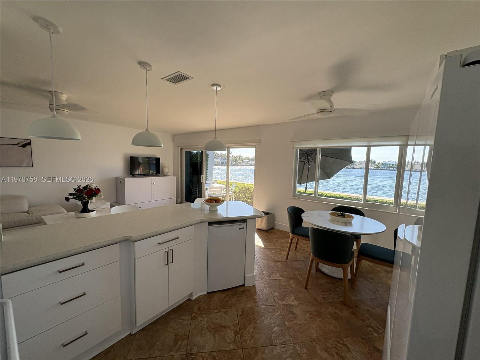 1201 S Riverside Dr 107 Property Photo 6
