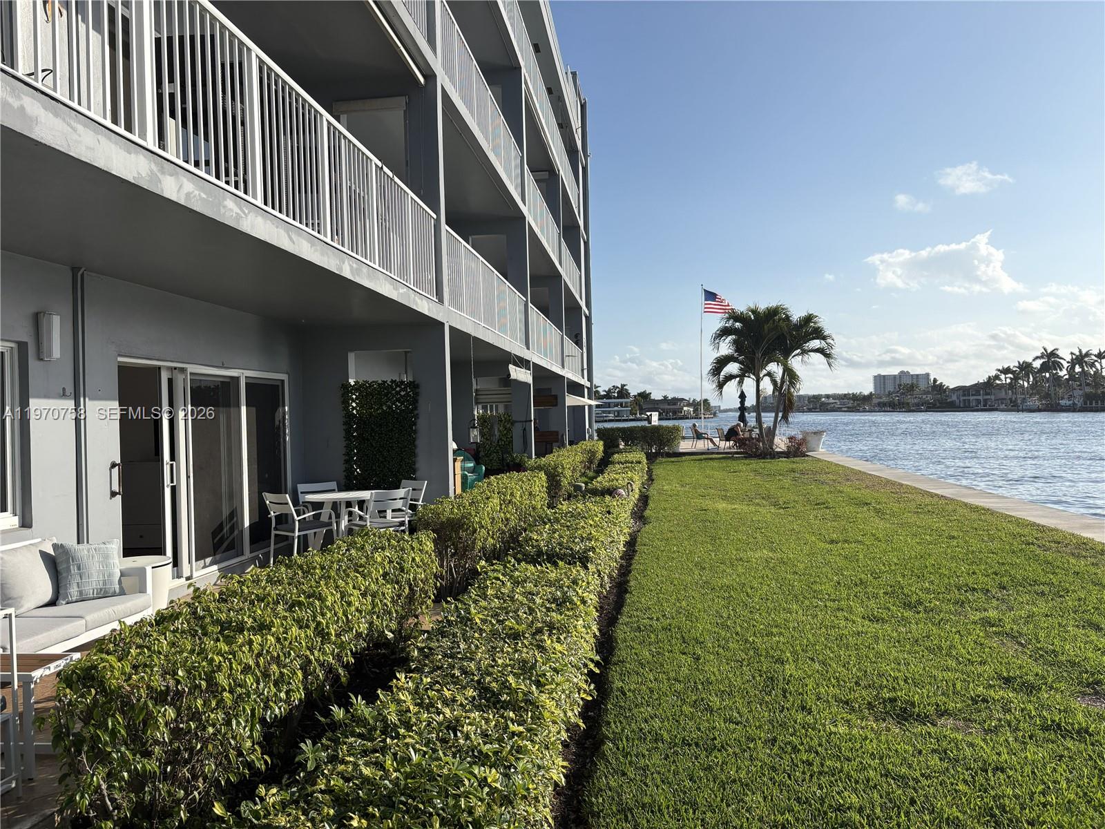 1201 S Riverside Dr 107 Property Photo 27
