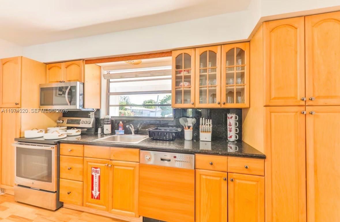 A11971020 Property Photo 10
