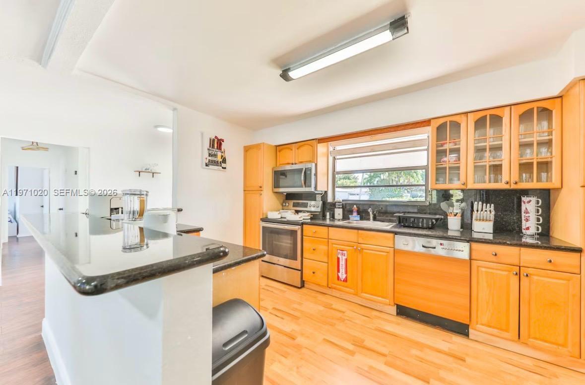A11971020 Property Photo 12