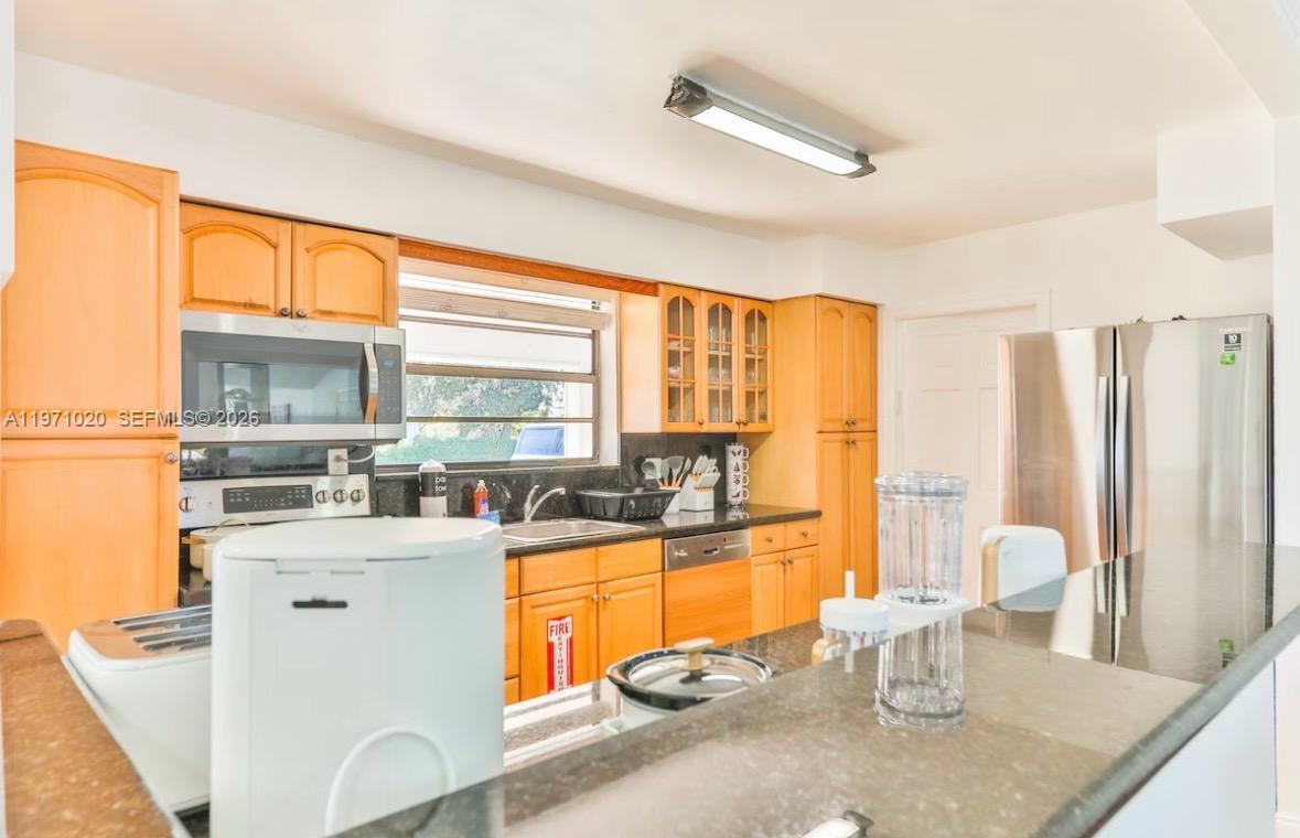 A11971020 Property Photo 14