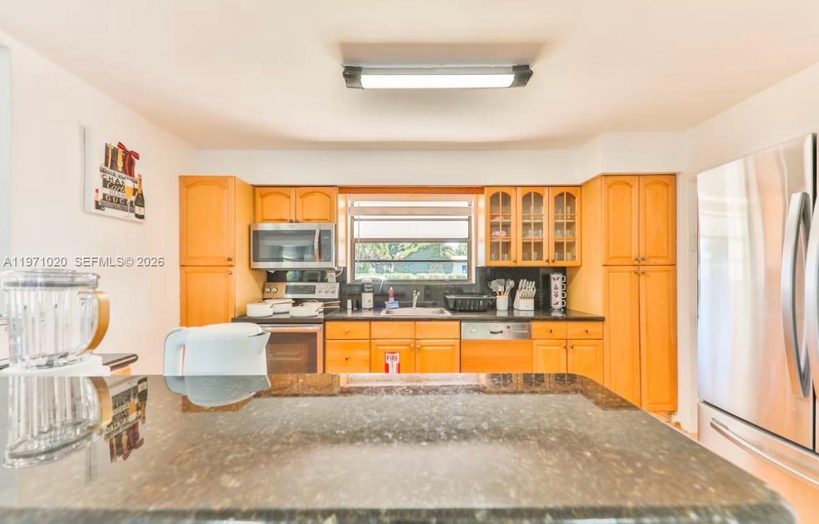 A11971020 Property Photo 15