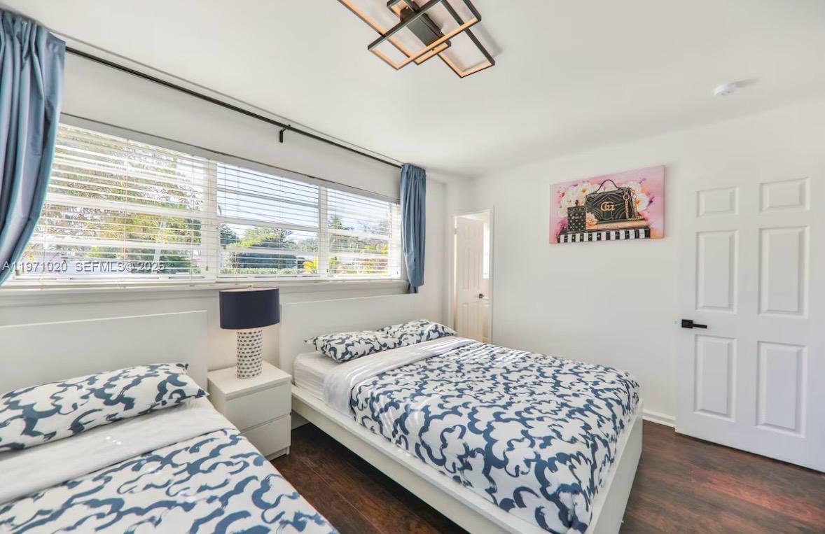 A11971020 Property Photo 33