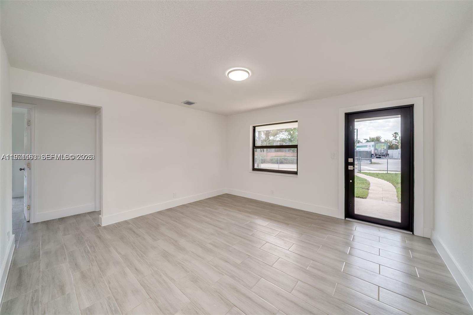 2447 Fletcher St Property Photo 4