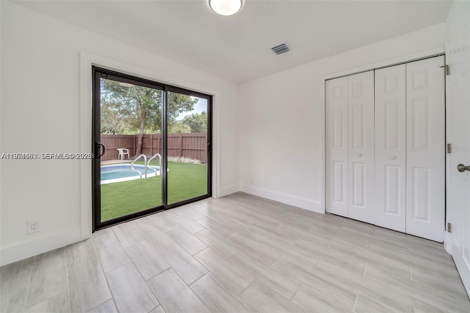 2447 Fletcher St Property Photo 8