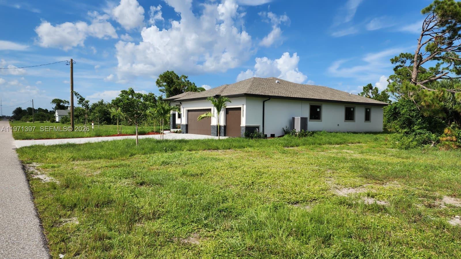 47 E Brig Cr Property Photo 2