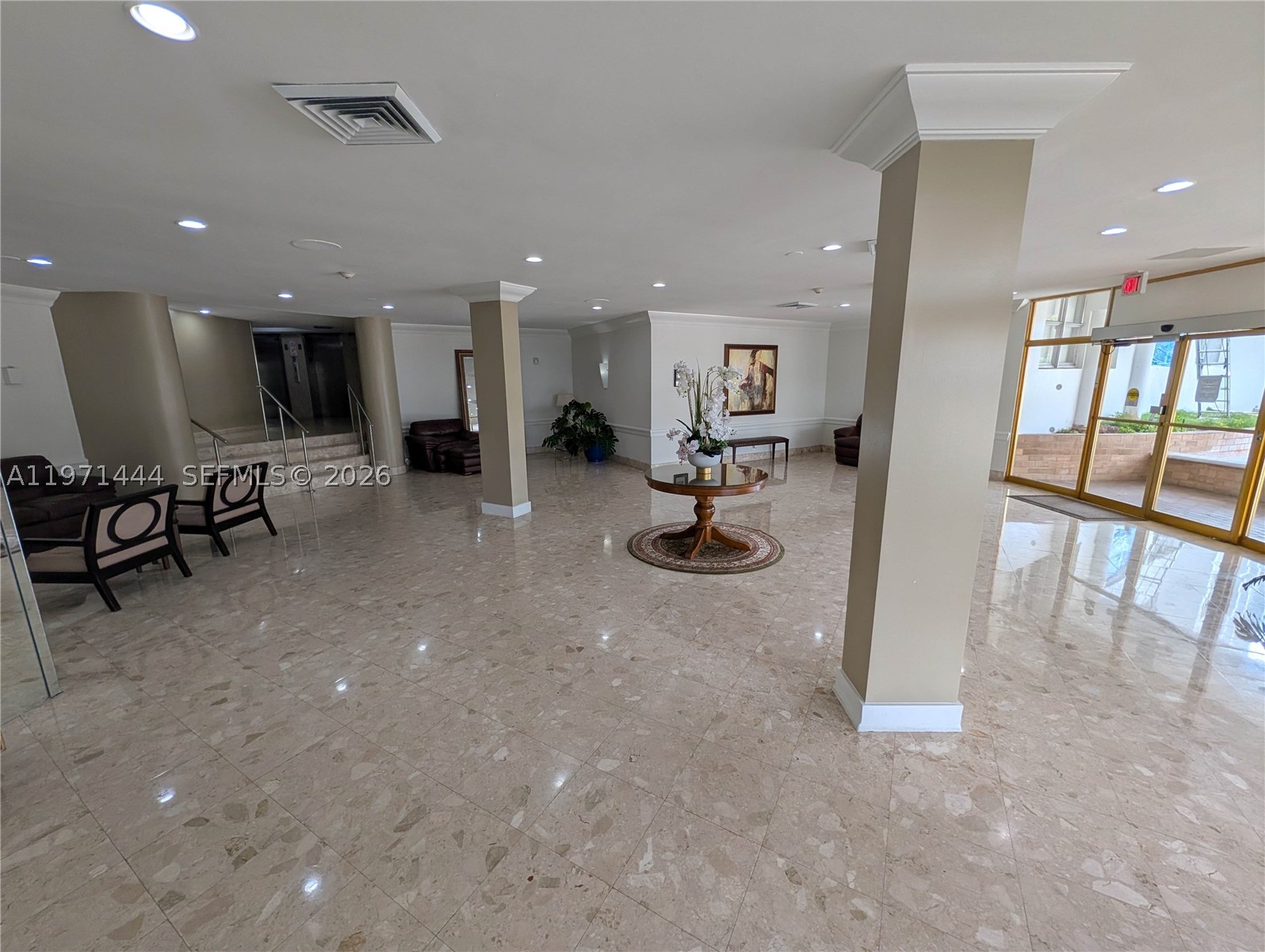 100 Golden Isles Dr Ph9 Property Photo 4