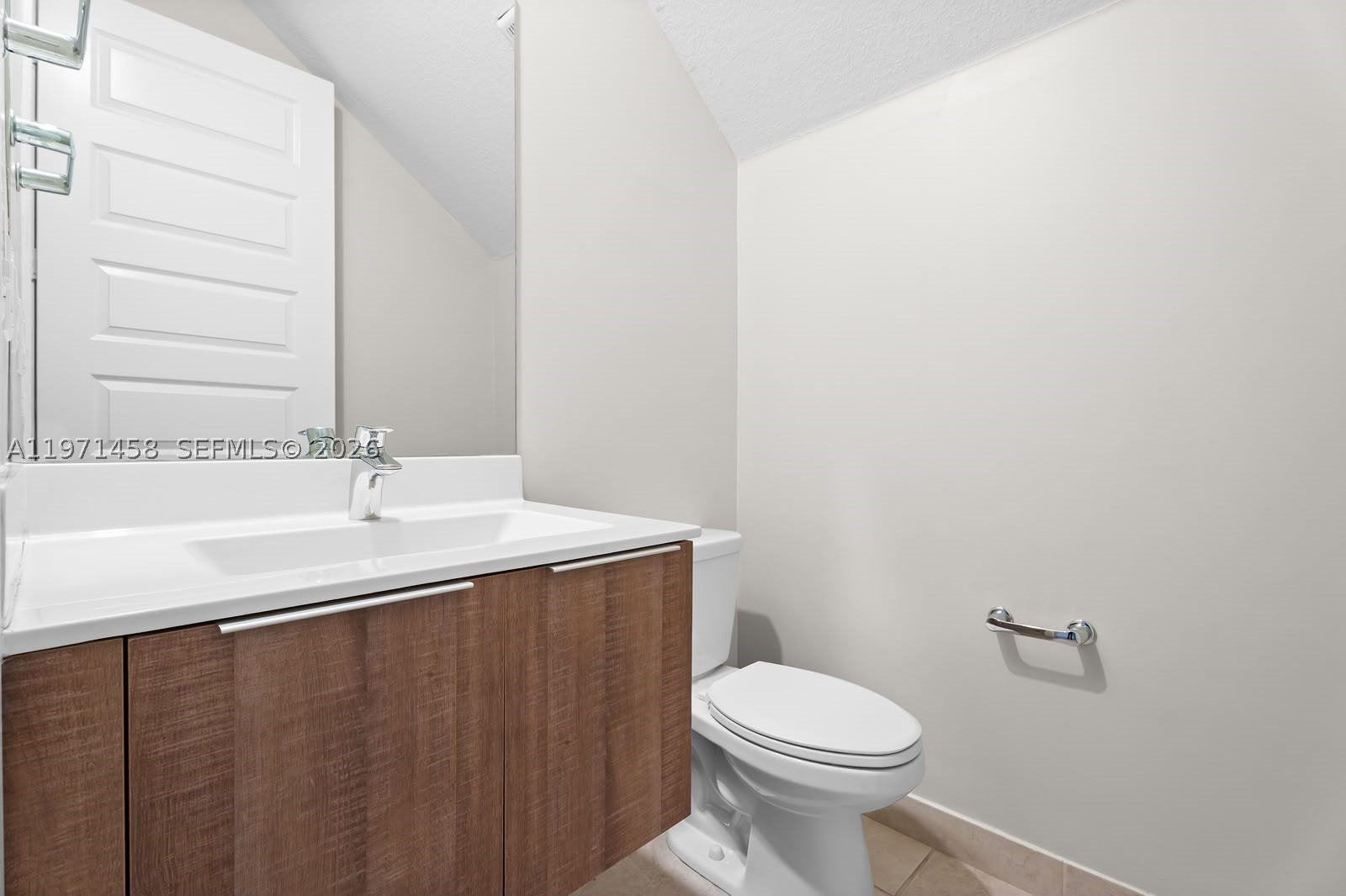 8058 Nw 105th Ct Property Photo 5