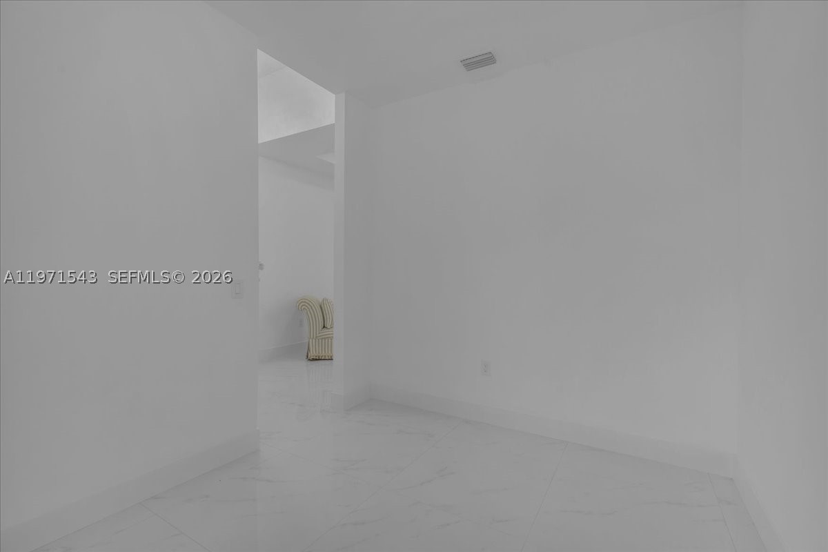 1201 Johns Ave Property Photo 13