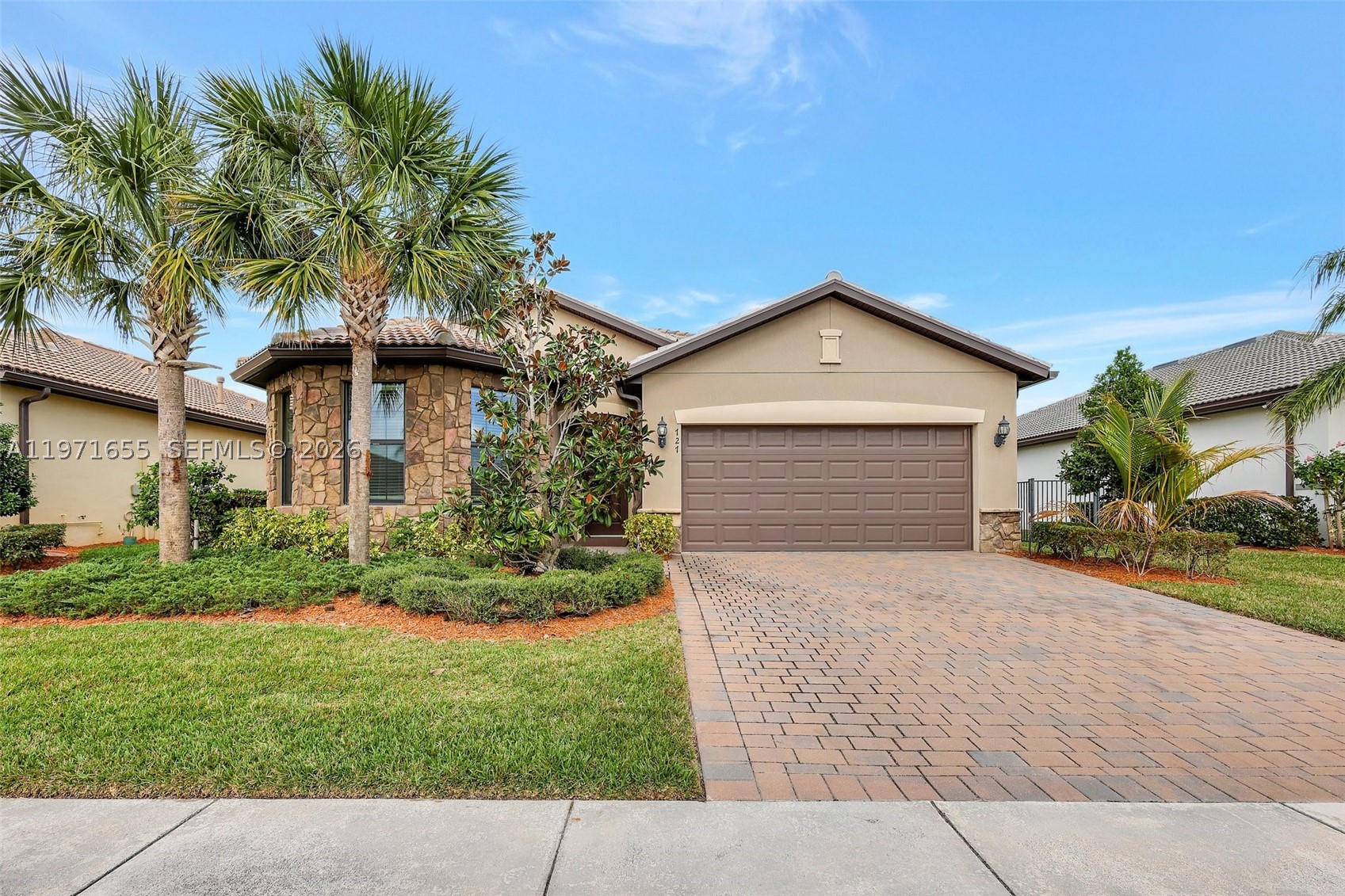 727 SE Boboli Way