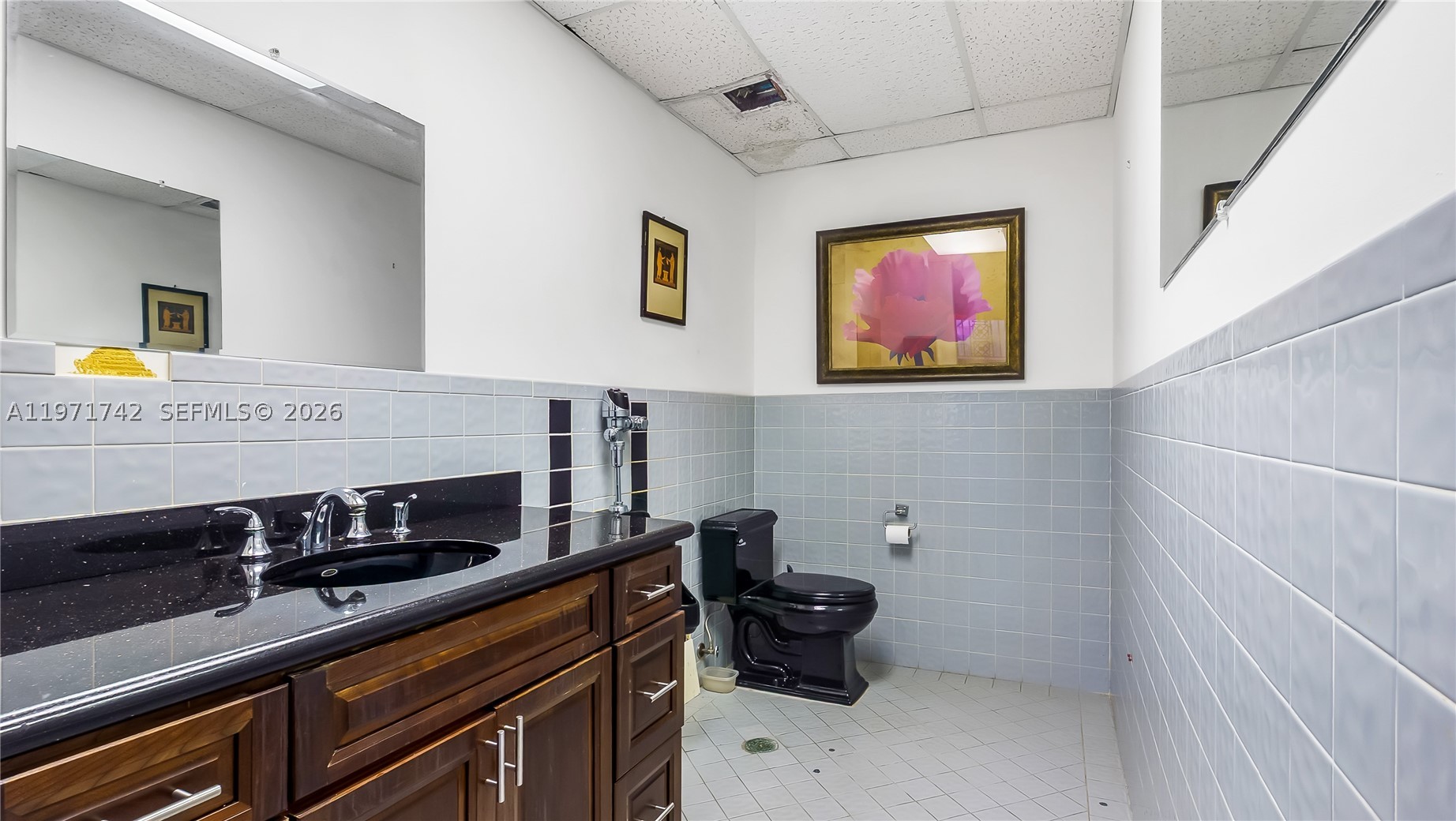 240 Commercial Blvd Property Photo 19