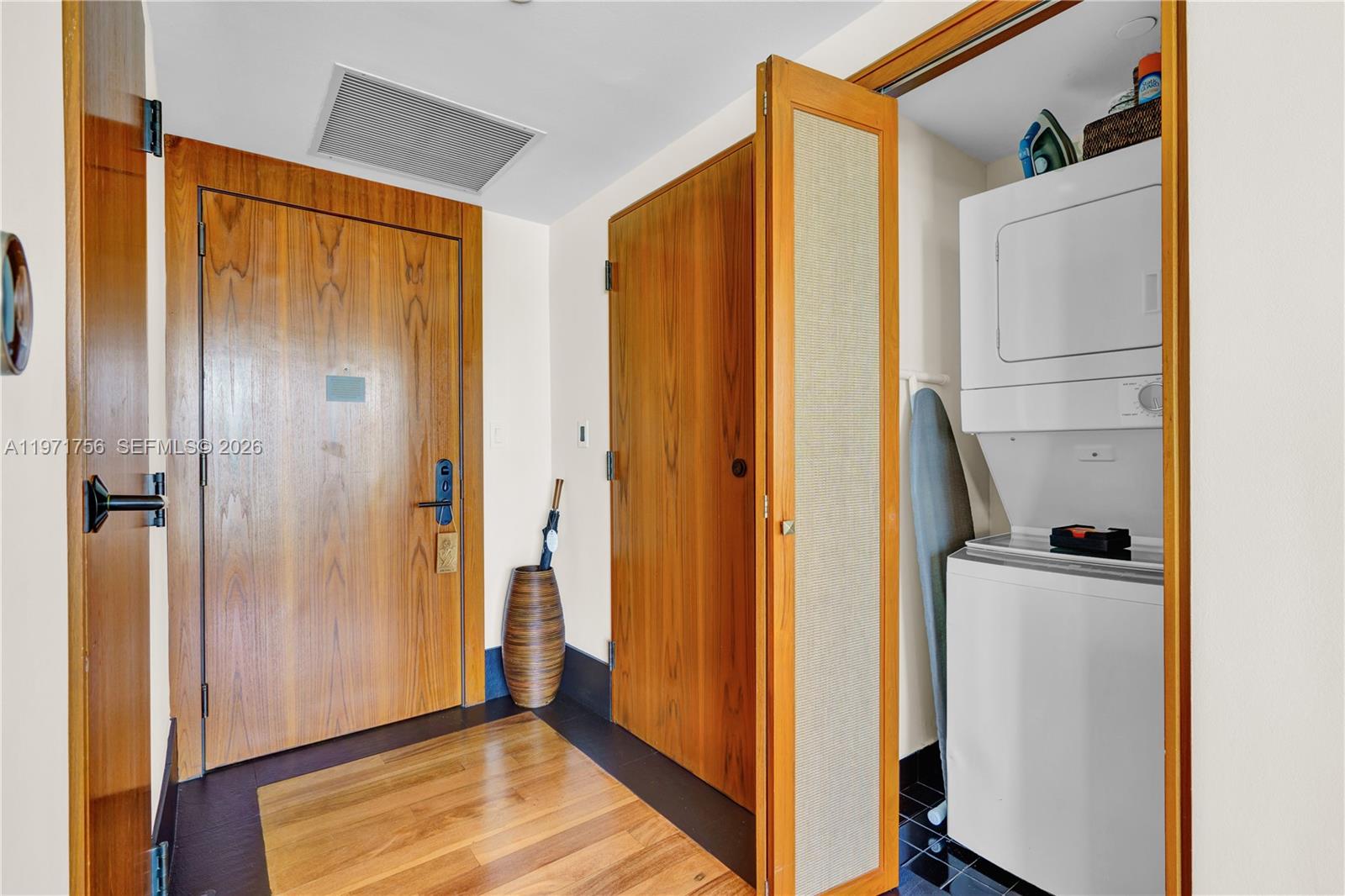 101 20th St 1805 Property Photo 4