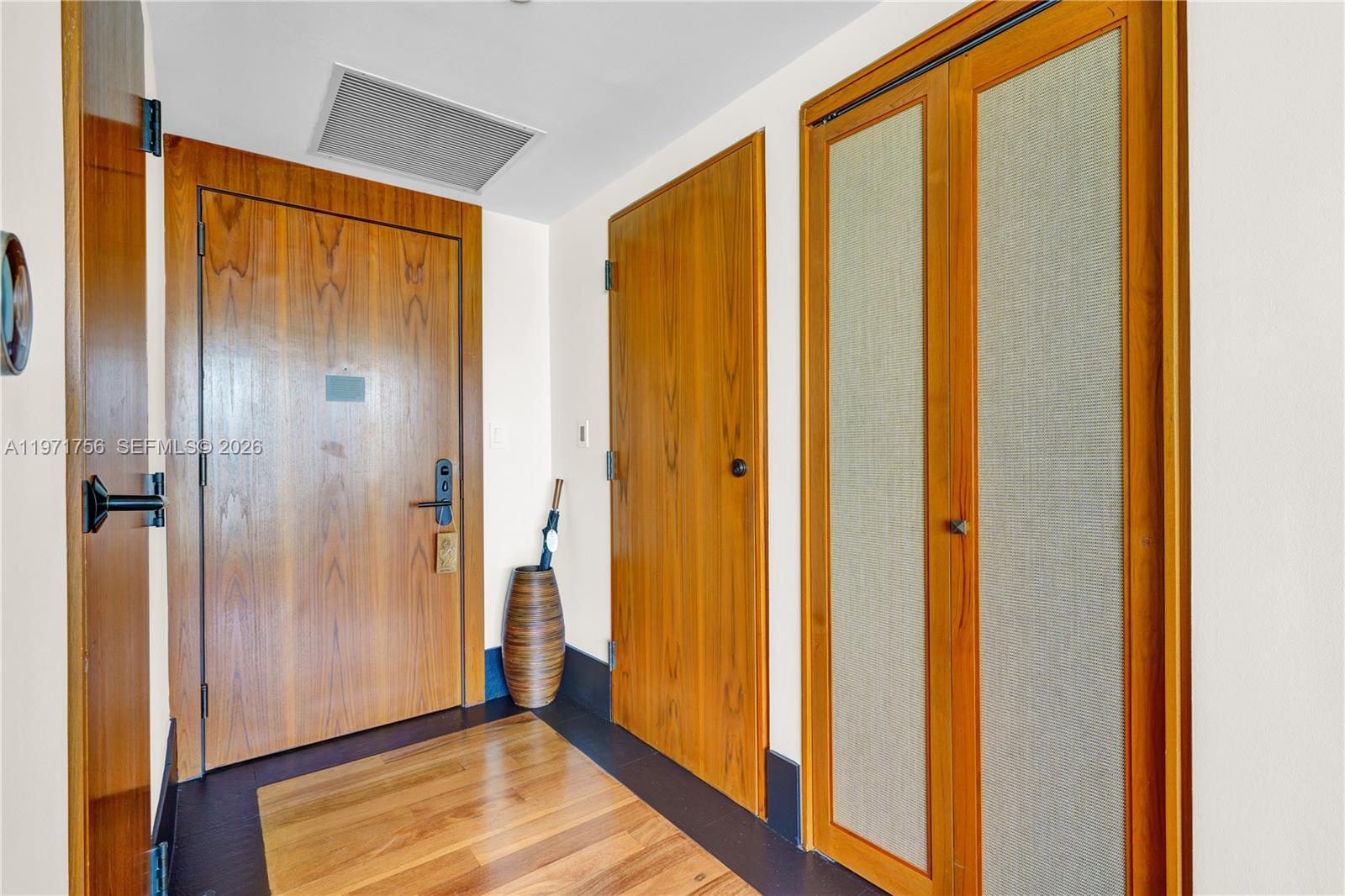 101 20th St 1805 Property Photo 5