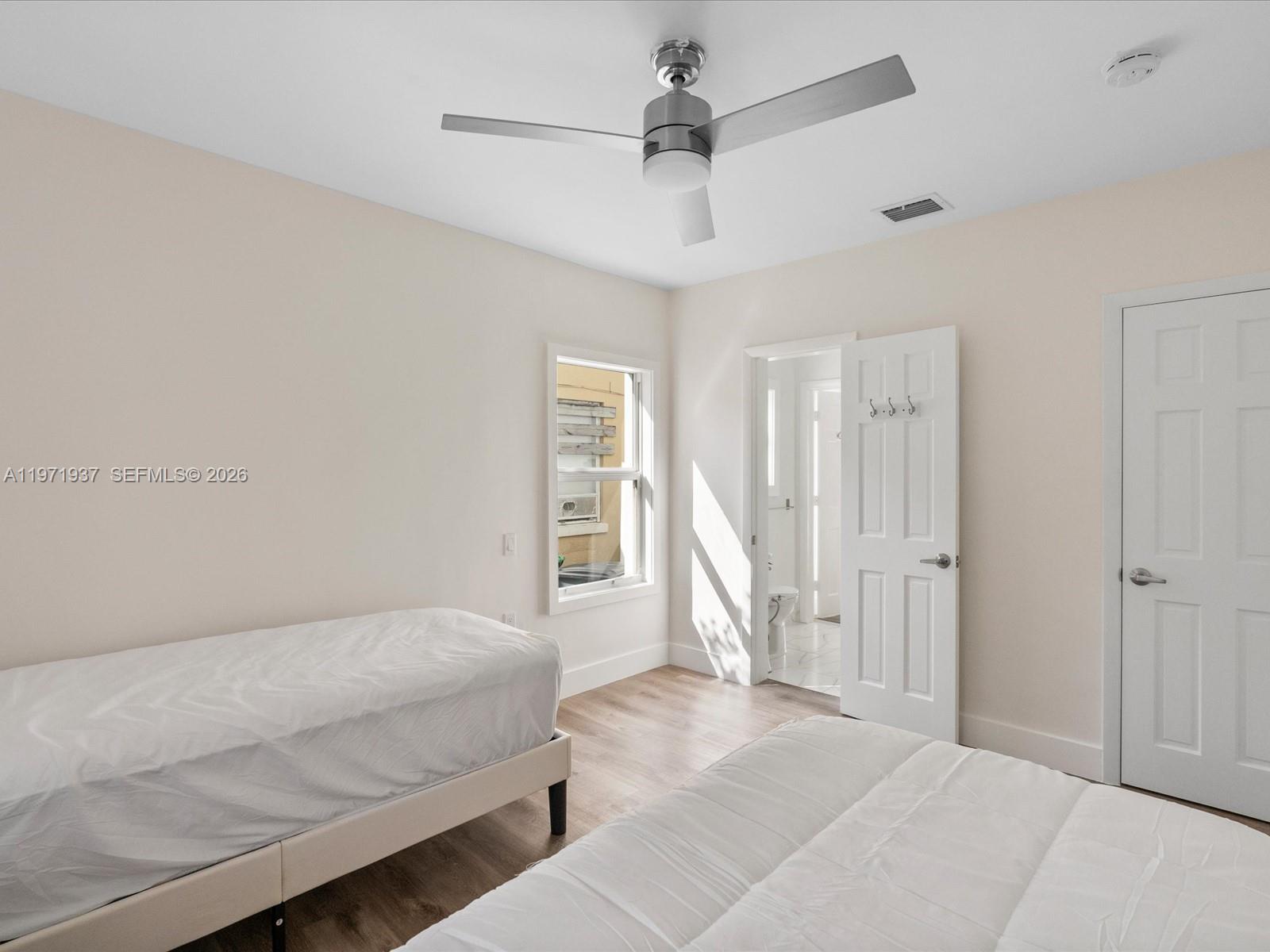 8934 Harding Ave Property Photo 19
