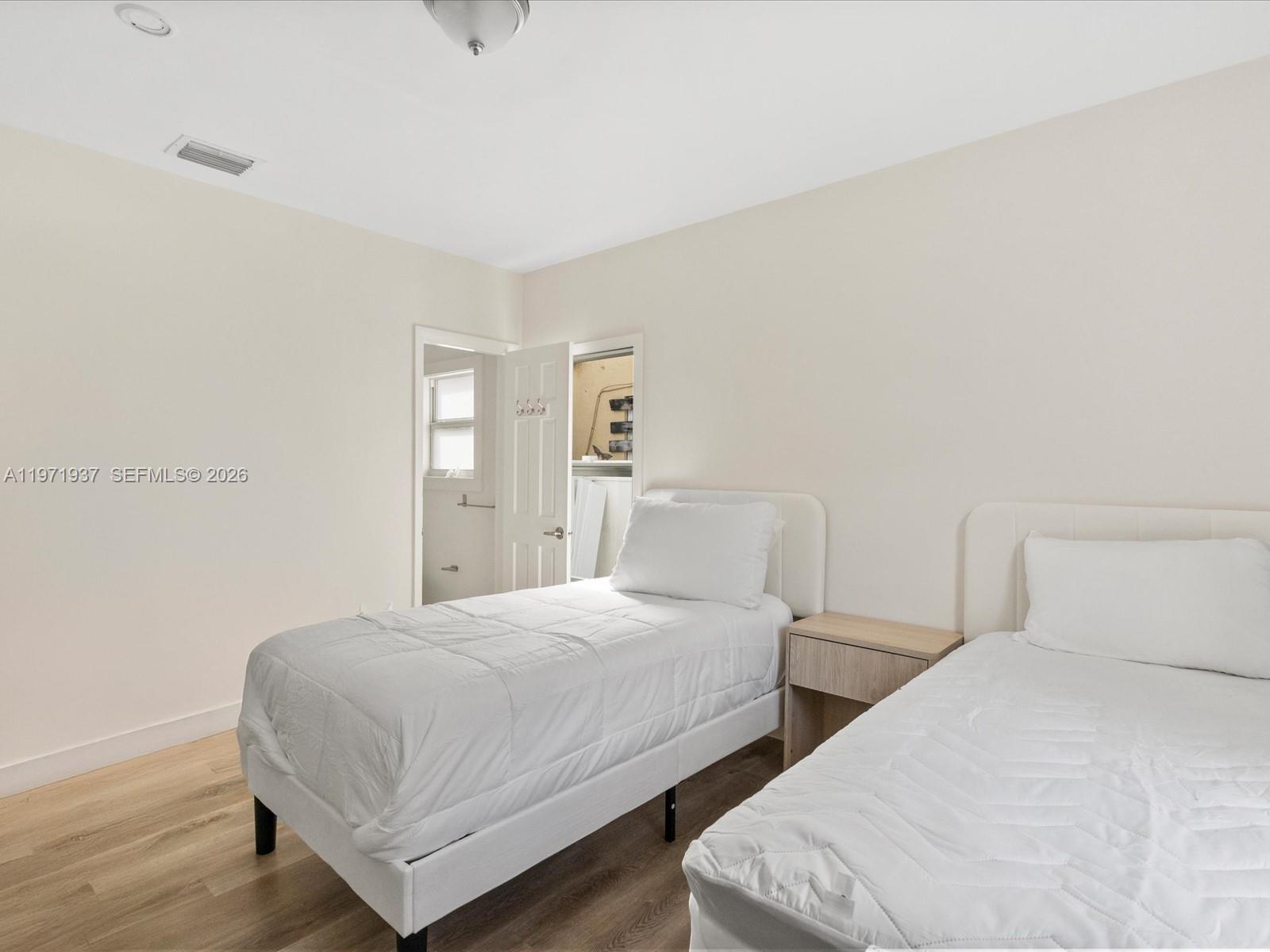 8934 Harding Ave Property Photo 33
