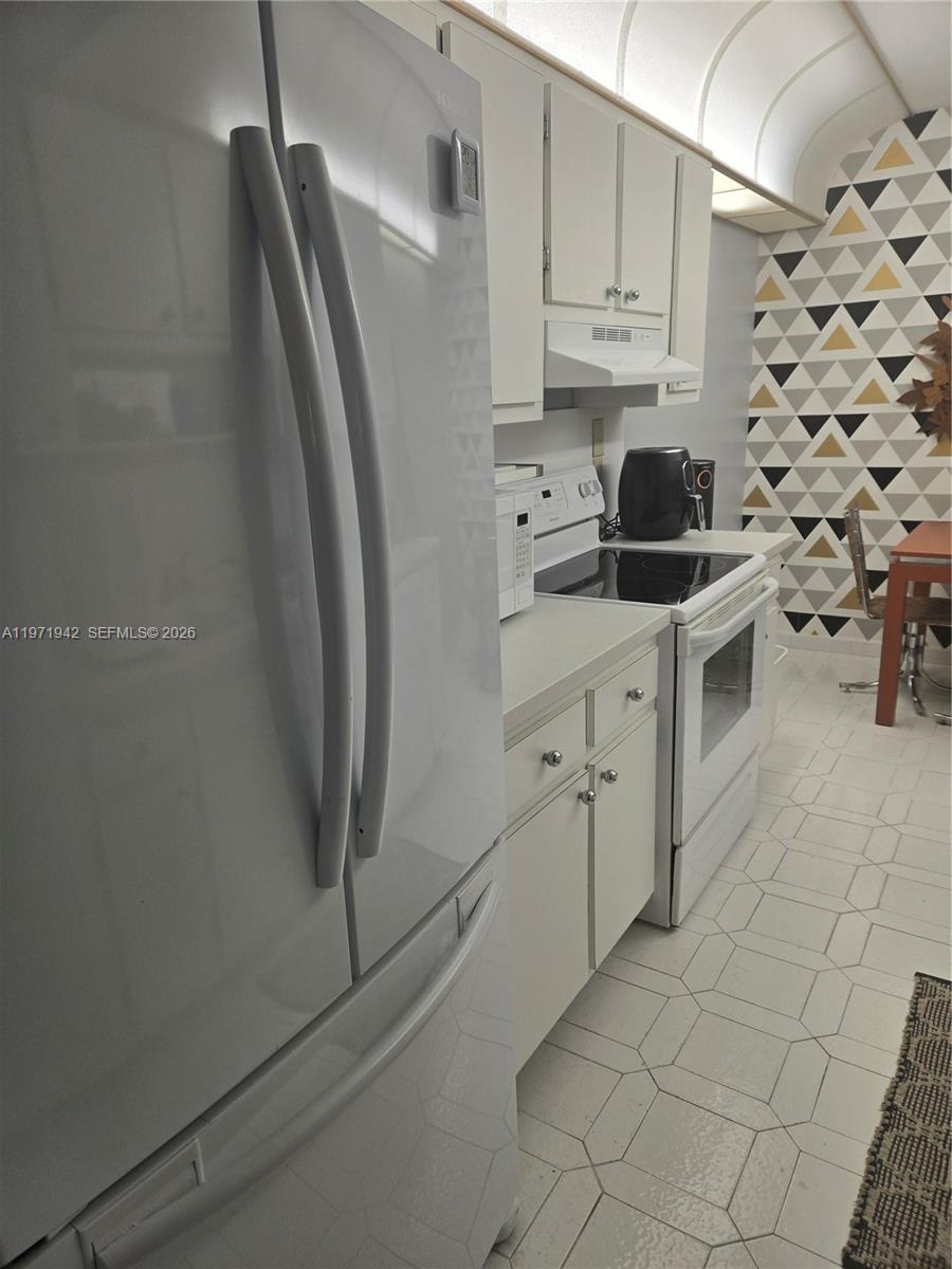 4001 Hillcrest Dr 909 Property Photo 11