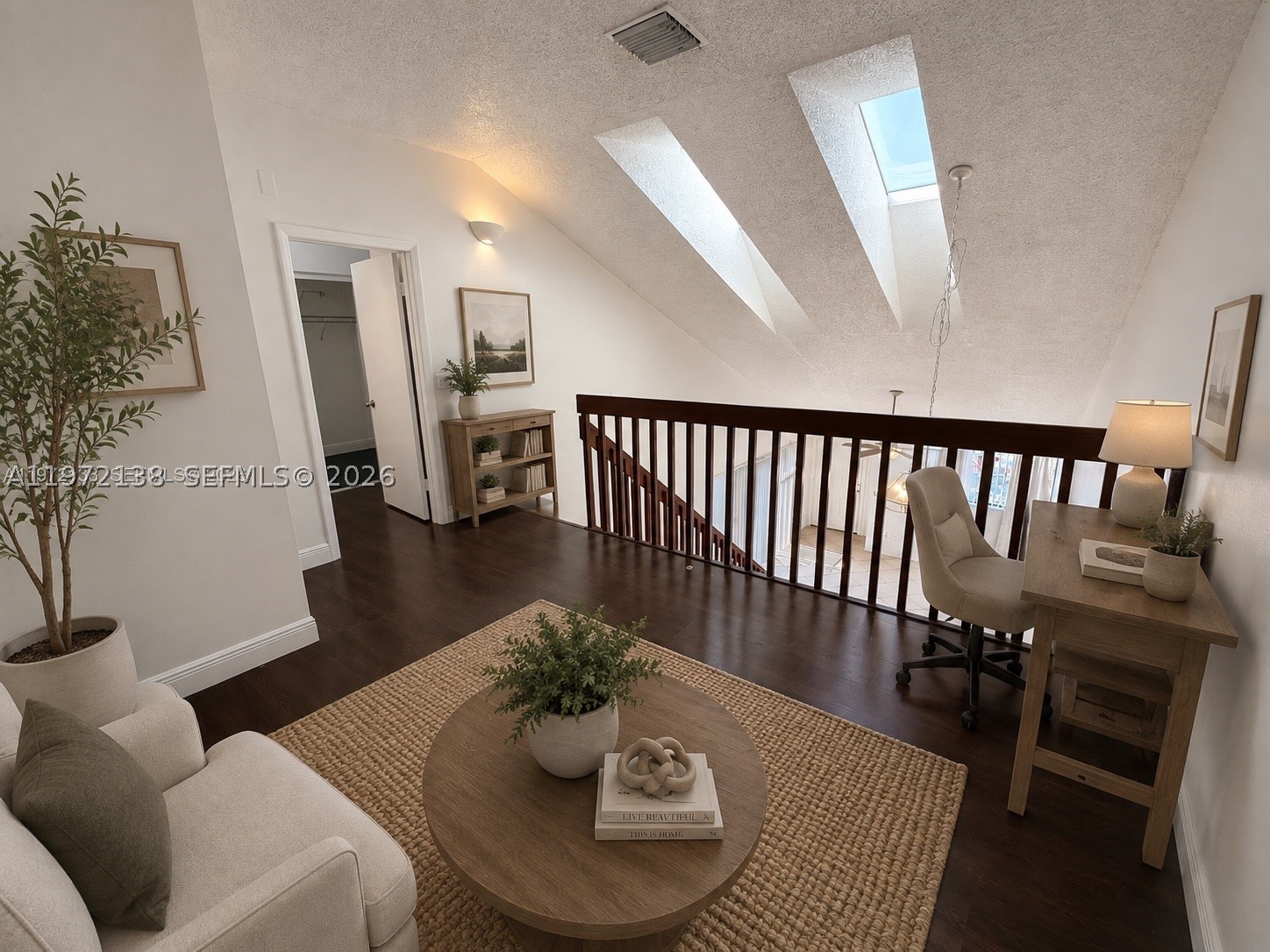 1818 Racquet Ct Property Photo 5