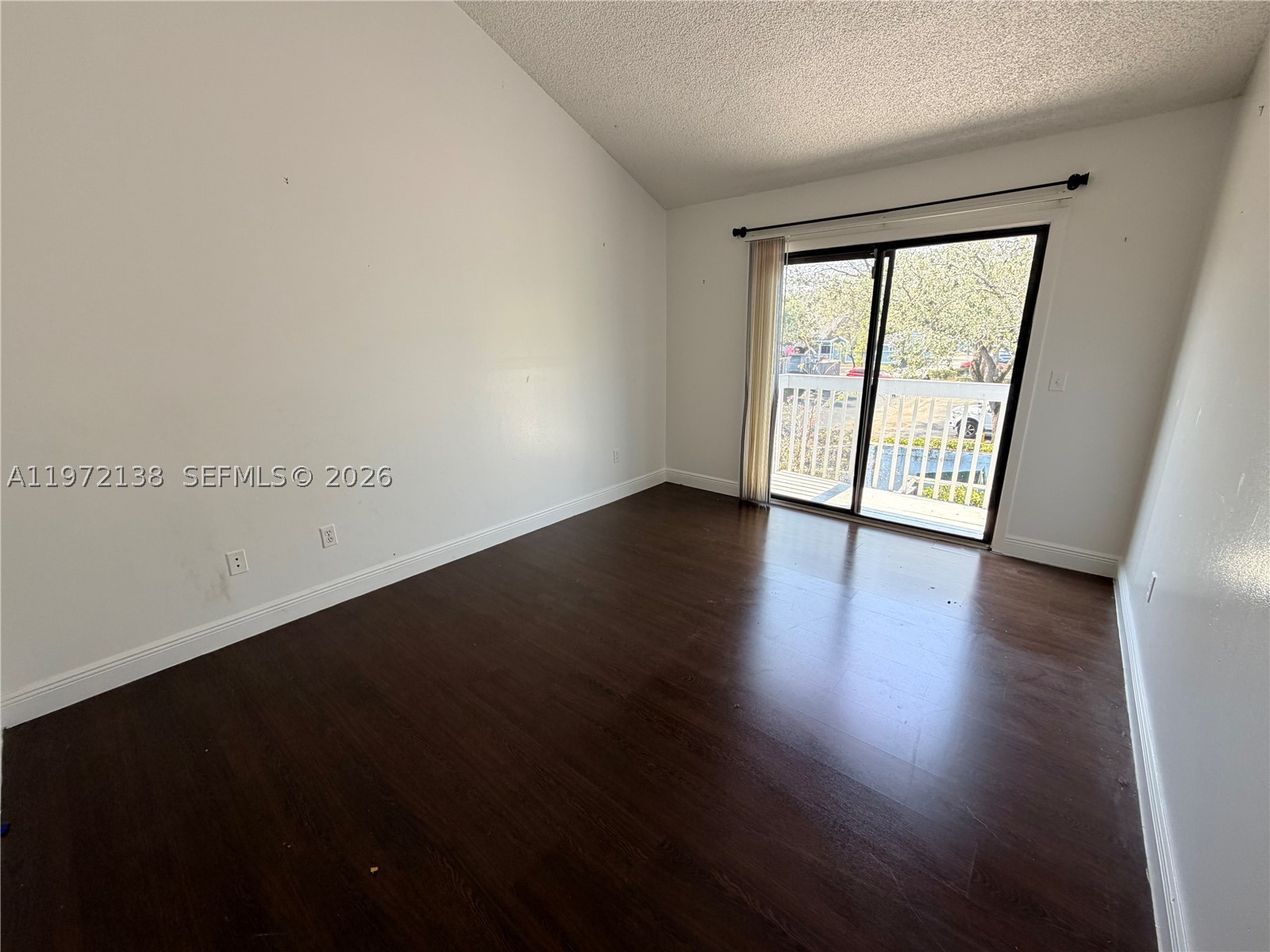 1818 Racquet Ct Property Photo 9