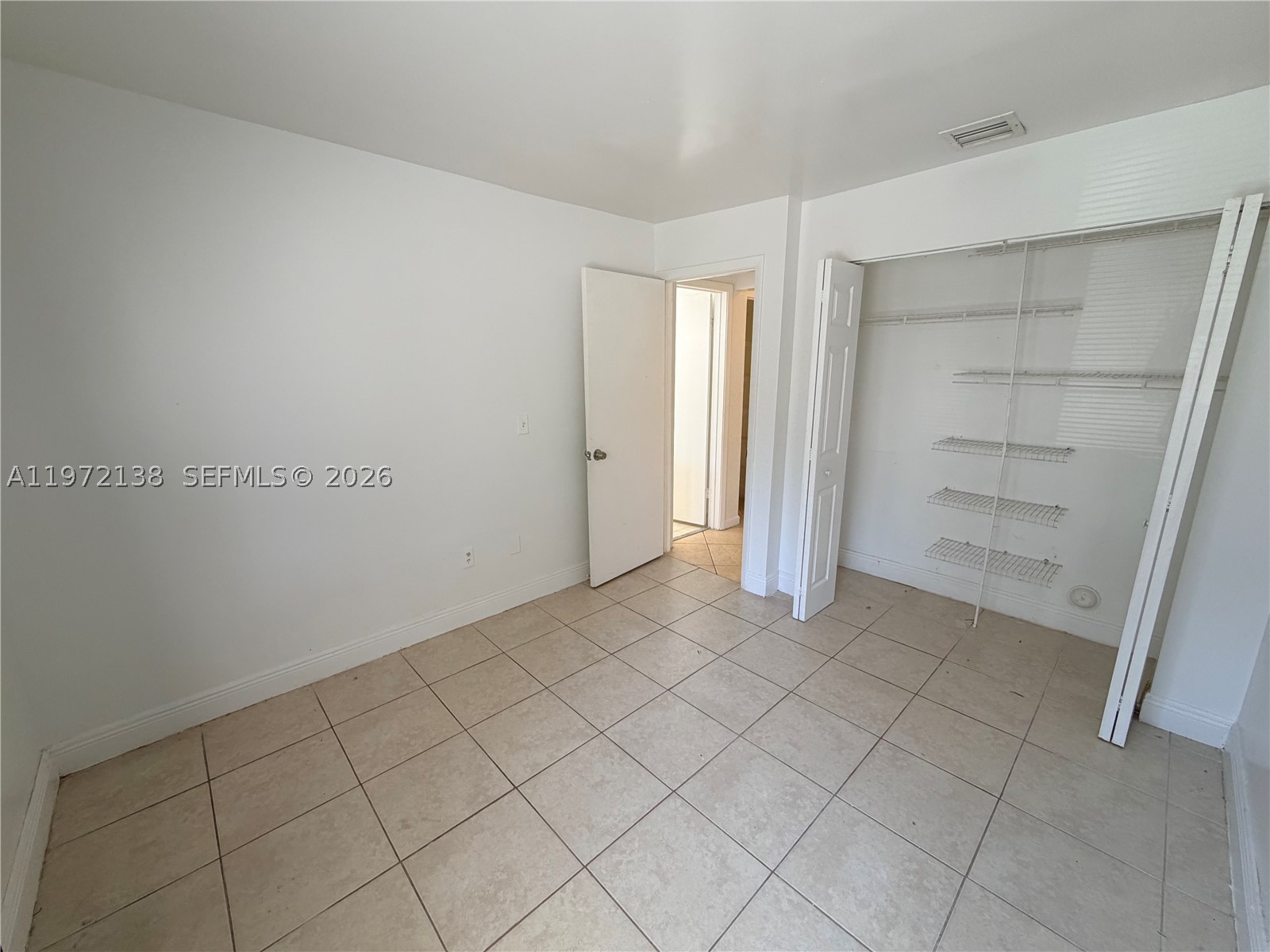 1818 Racquet Ct Property Photo 10