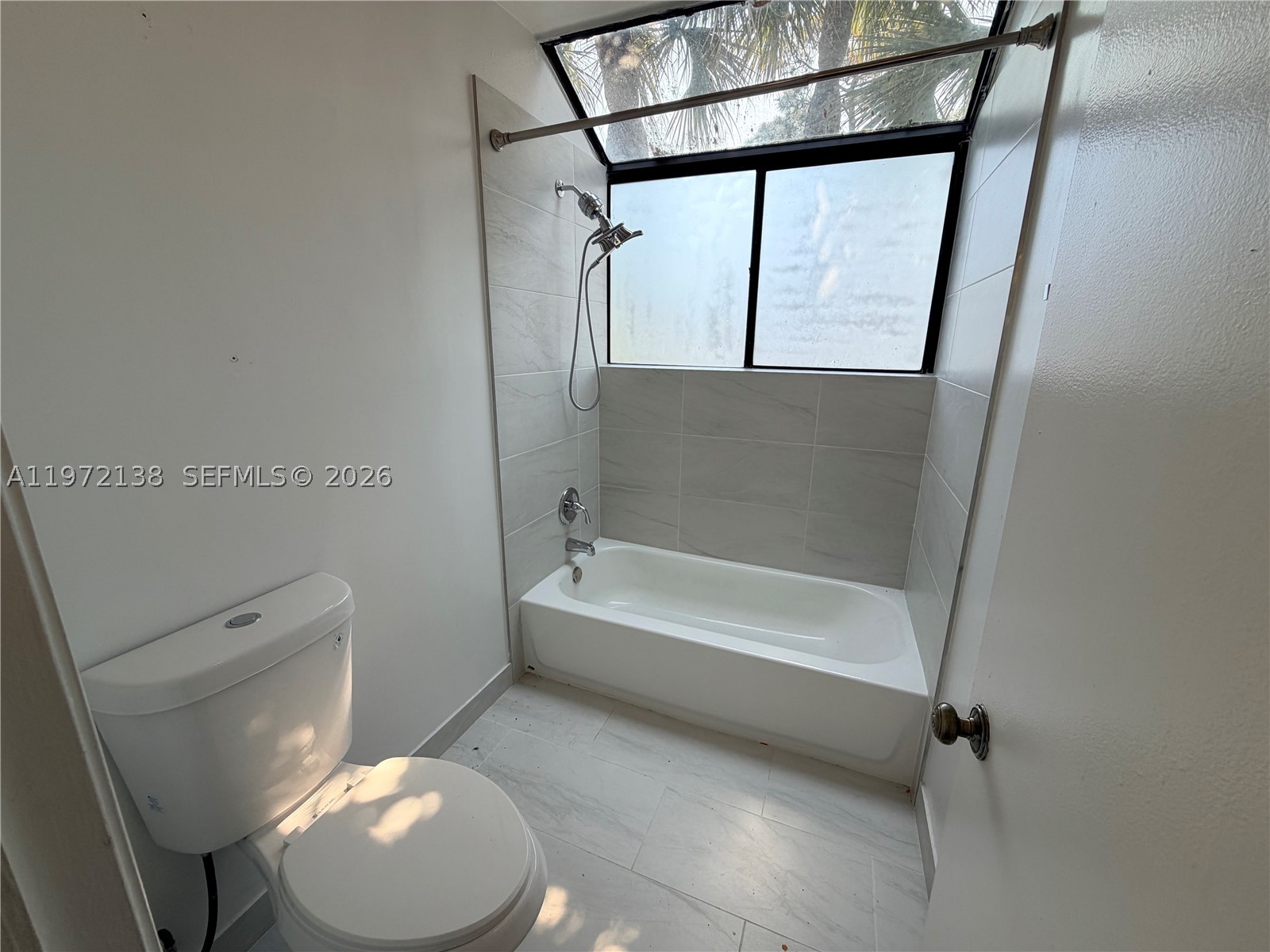 1818 Racquet Ct Property Photo 11
