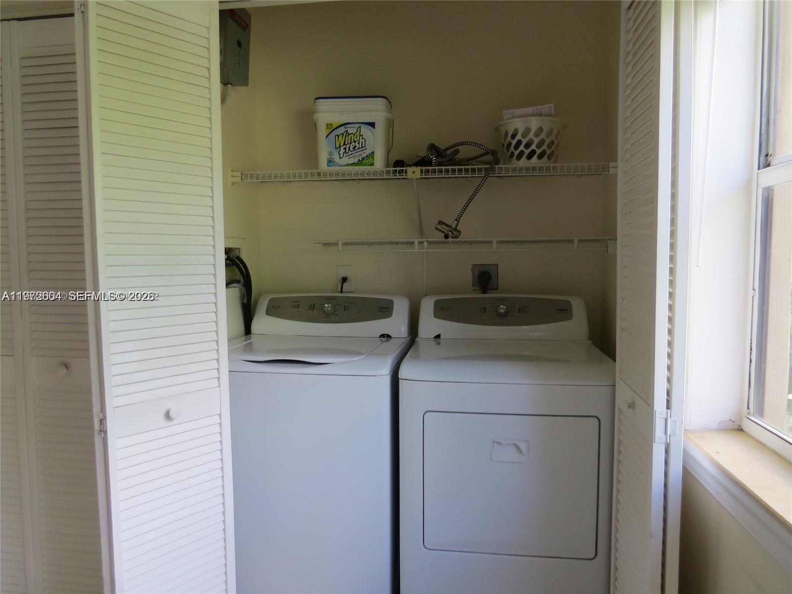 216 Lakeside Cir Property Photo 6
