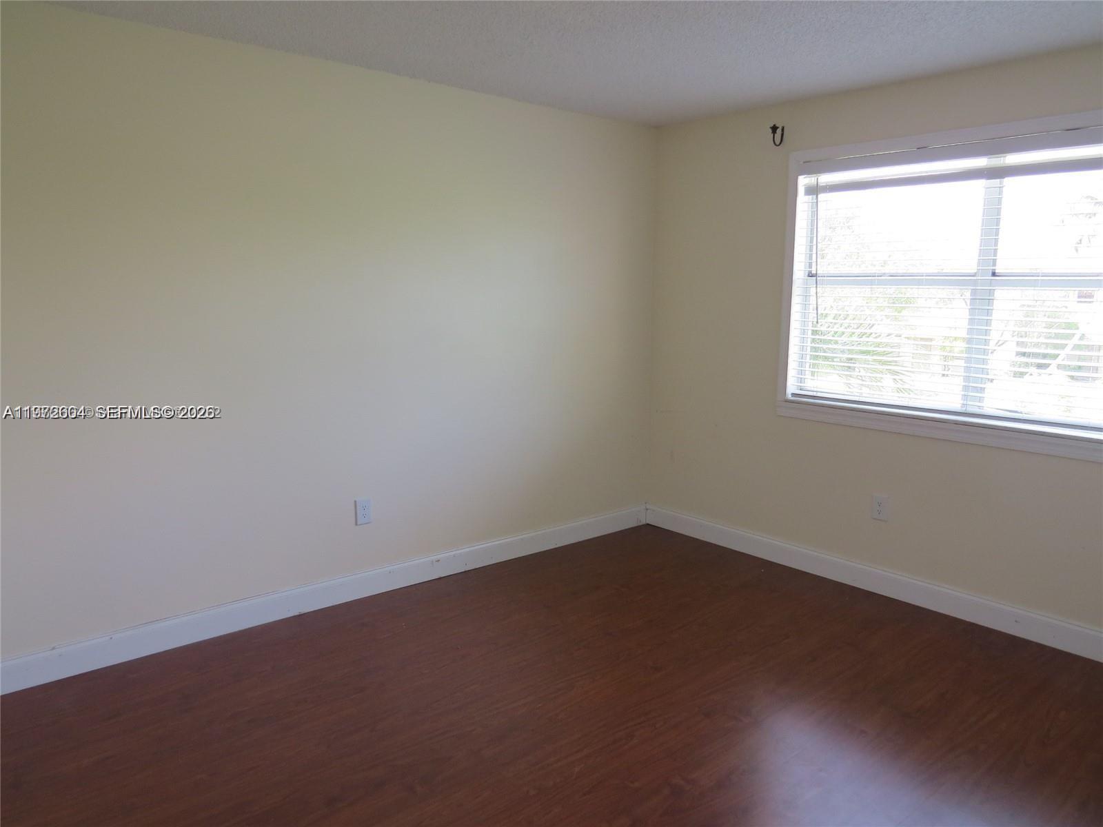 216 Lakeside Cir Property Photo 11