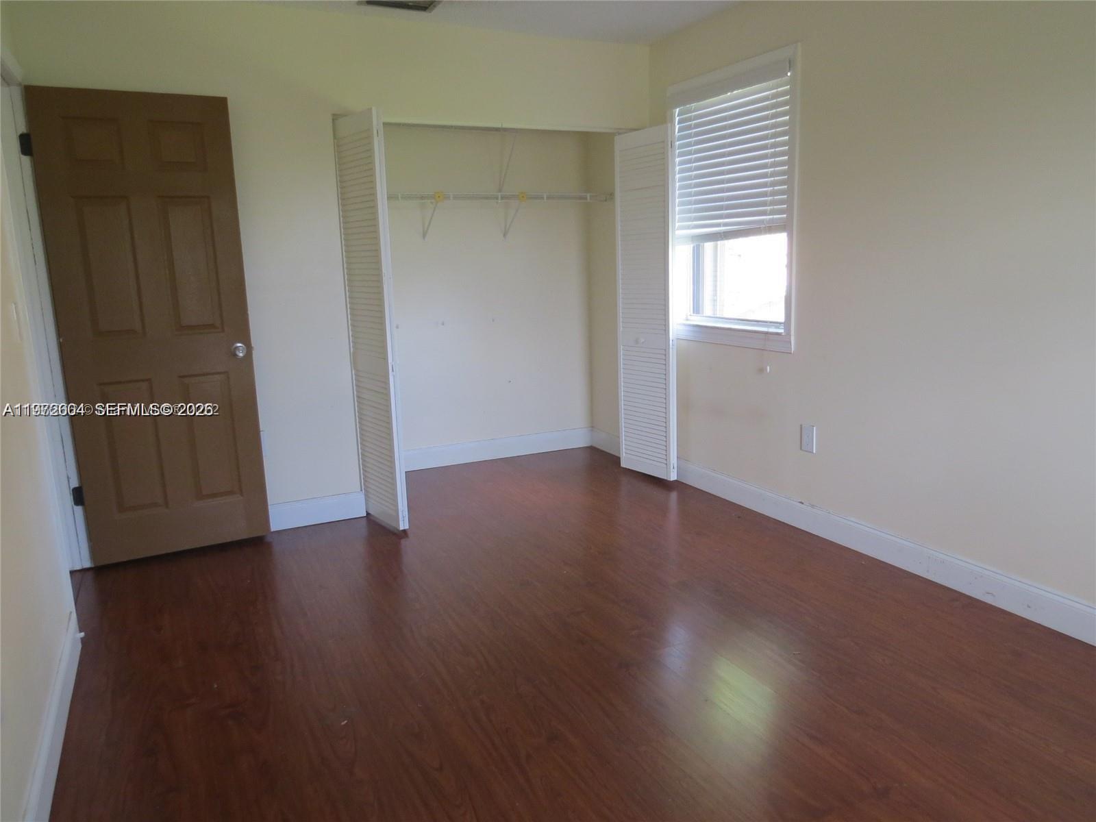 216 Lakeside Cir Property Photo 12
