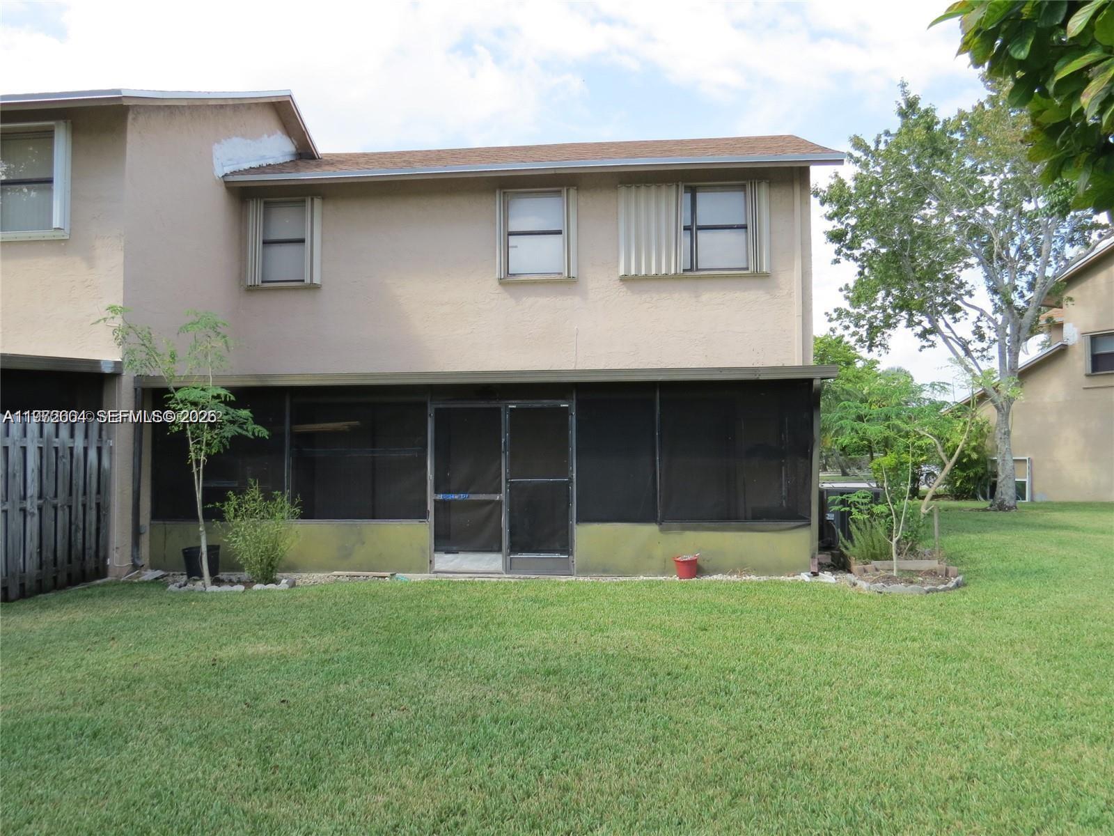 216 Lakeside Cir Property Photo 13