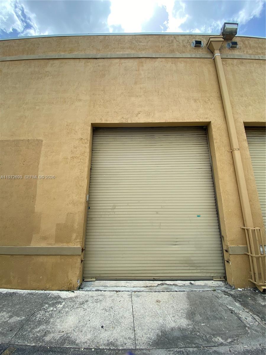 2431 W 80th St 5-c Property Photo 3