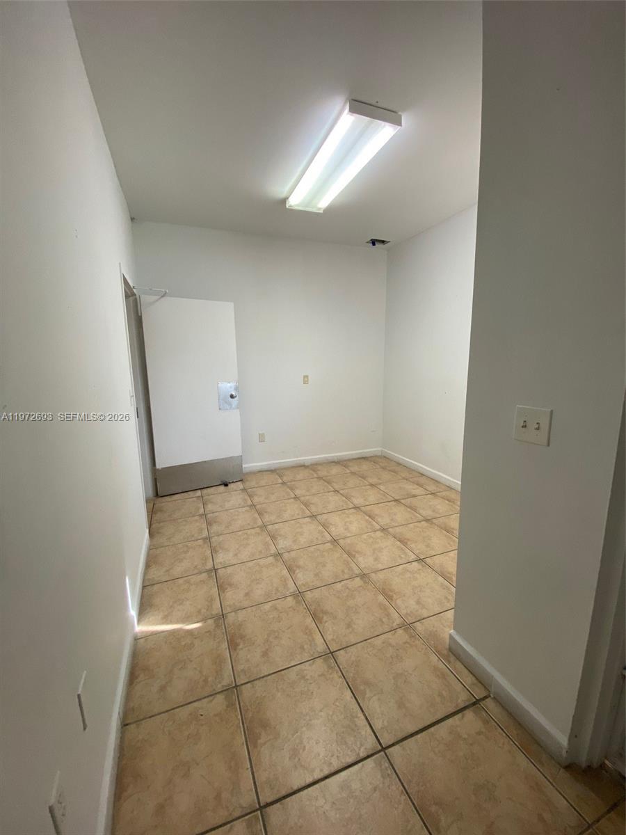 2431 W 80th St 5-c Property Photo 5