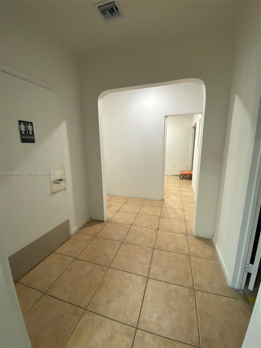 2431 W 80th St 5-c Property Photo 6