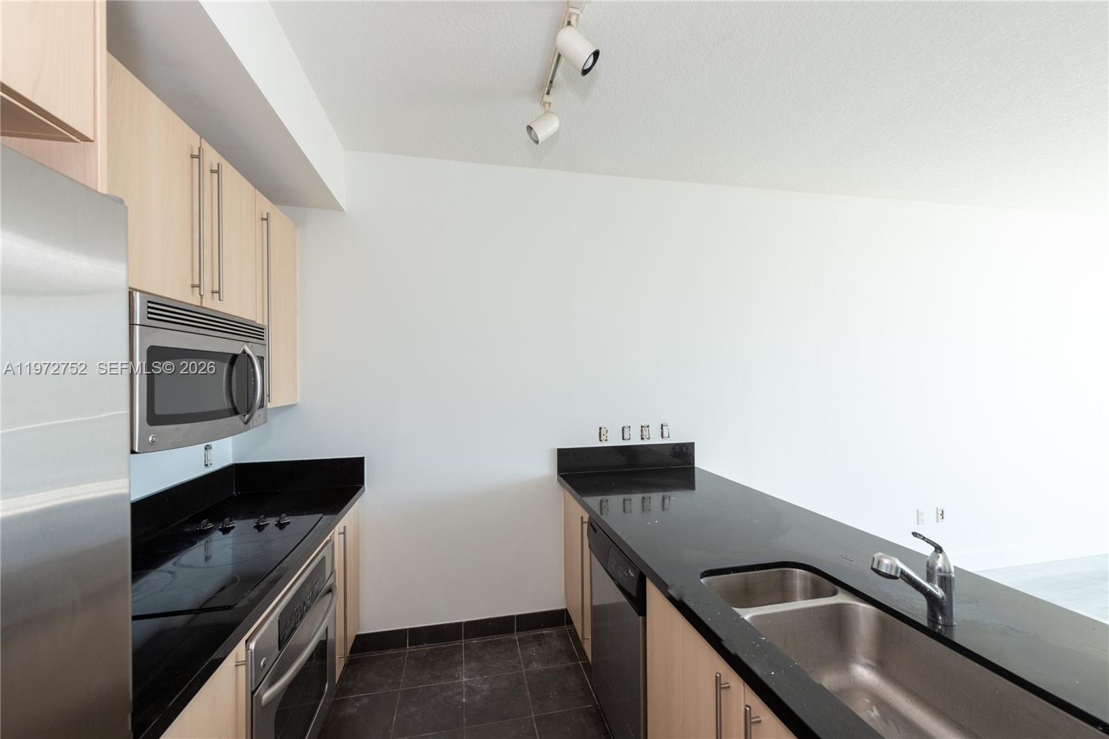 79 Sw 12th St 1105-s Property Photo 8