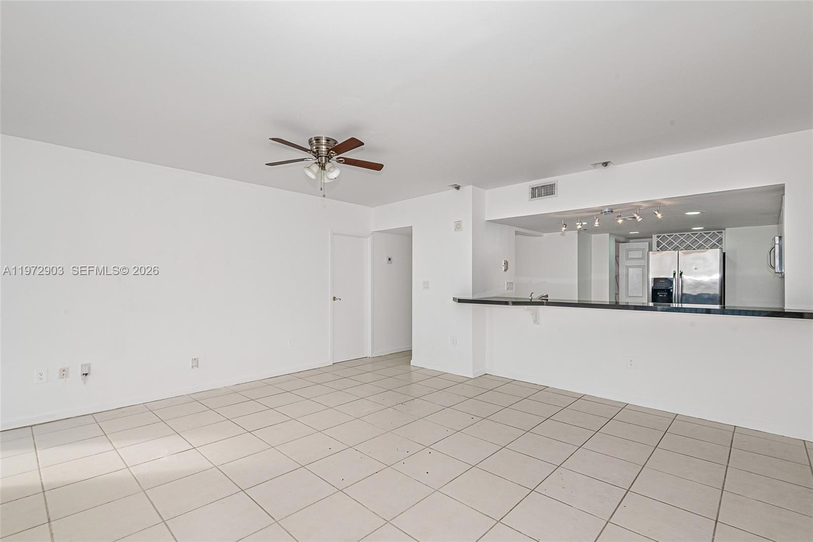 555 Ne 15th St 603 Property Photo 4