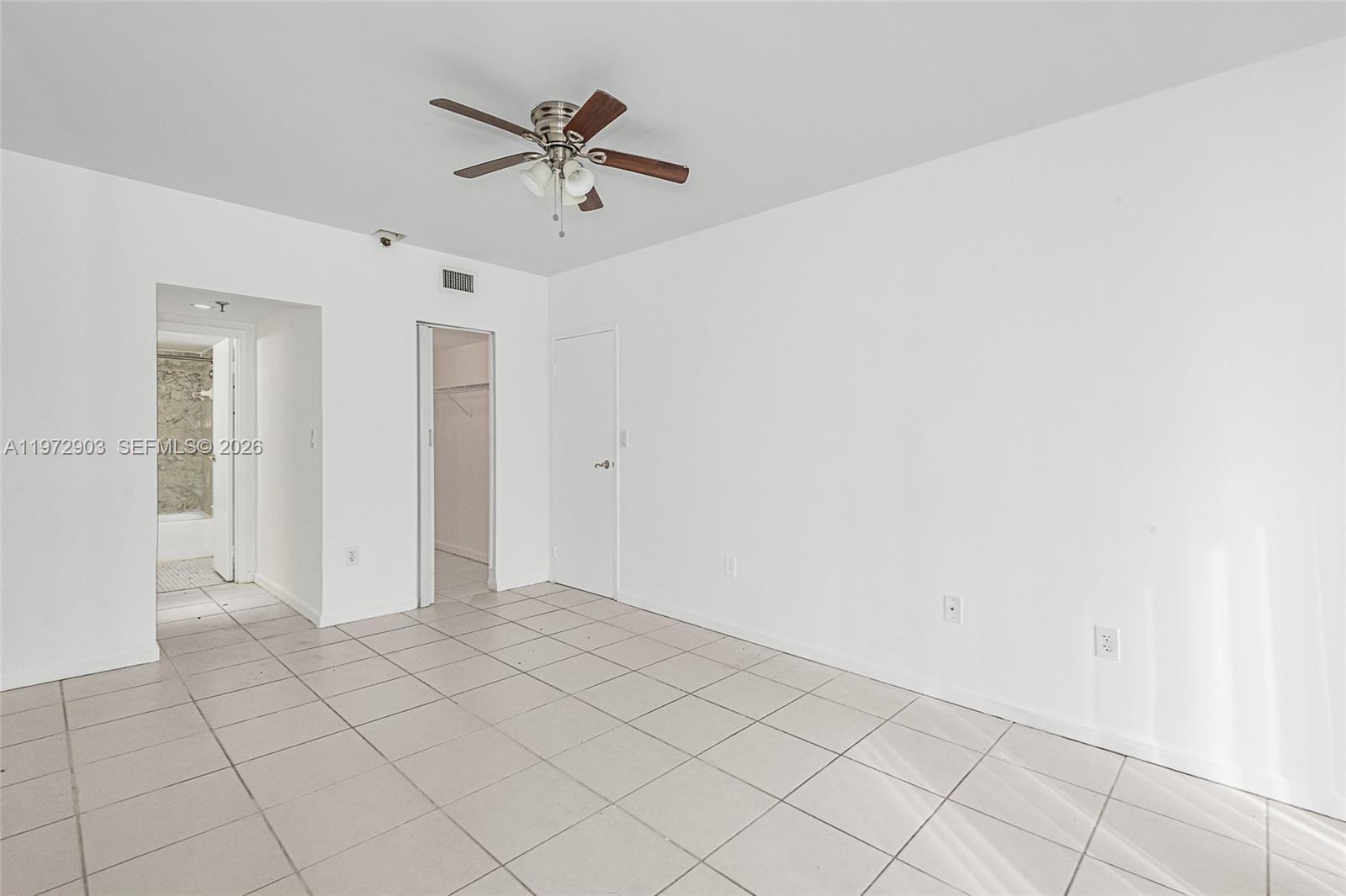 555 Ne 15th St 603 Property Photo 21