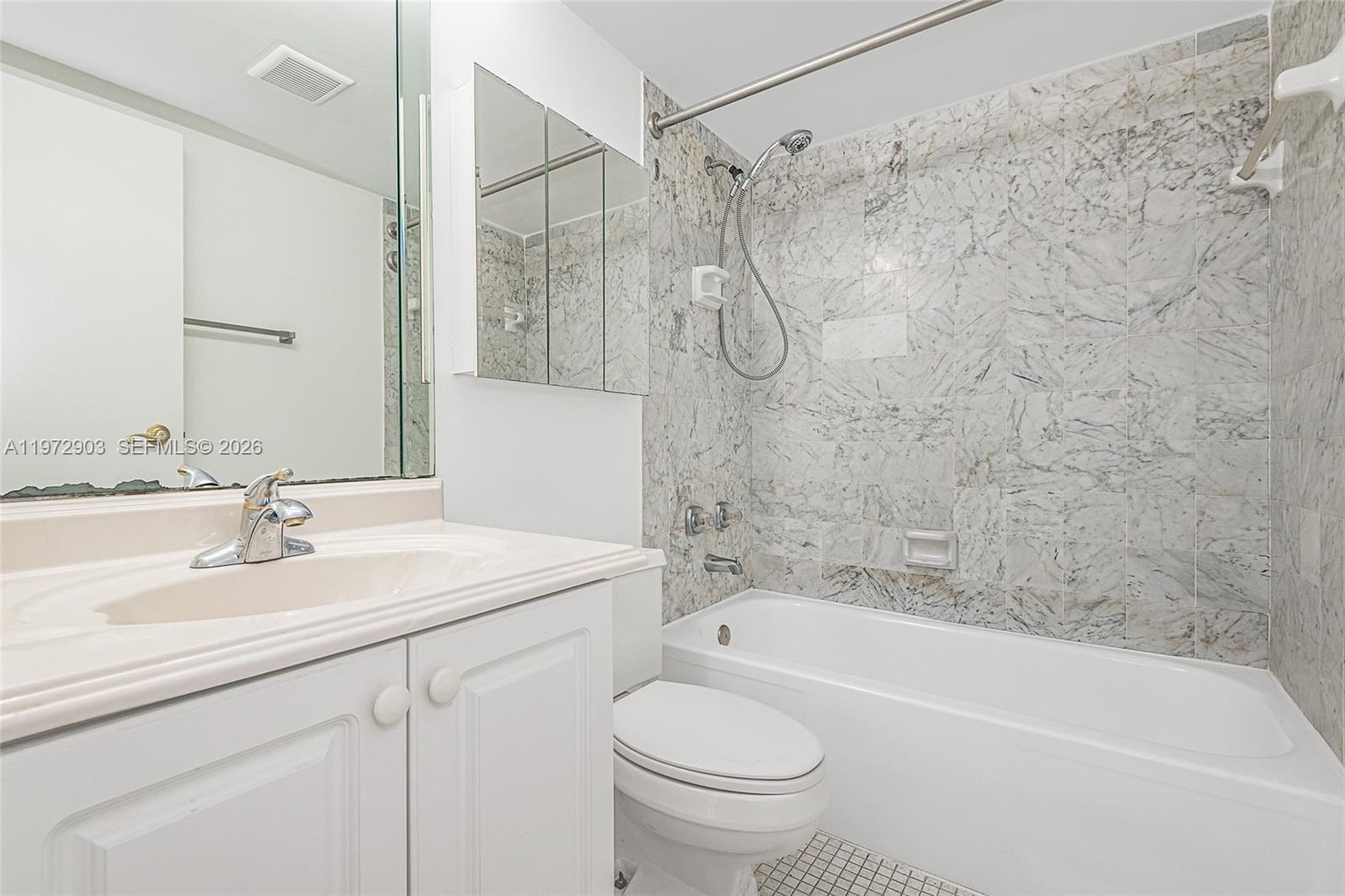 555 Ne 15th St 603 Property Photo 23