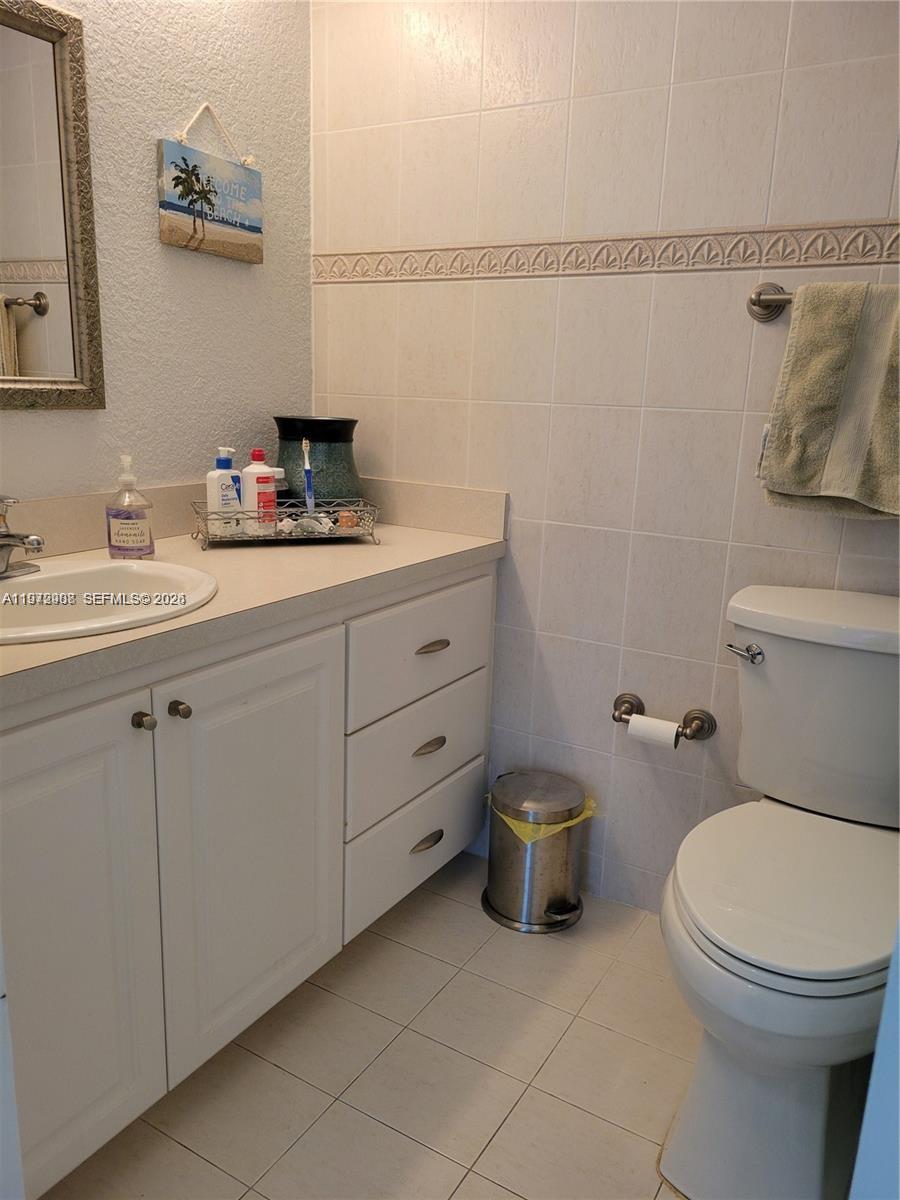 2655 Collins Ave 1404 Property Photo 19