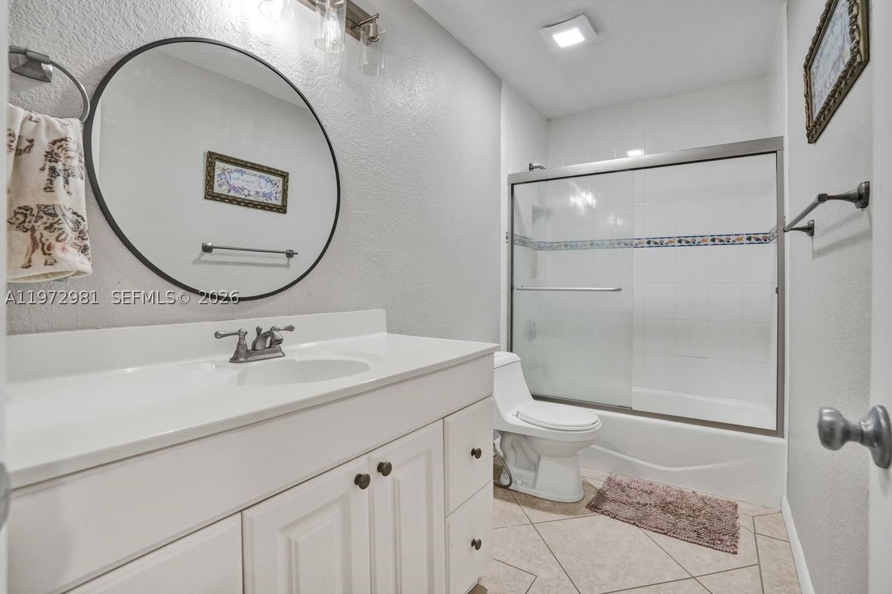3665 Ne 167th St 208 Property Photo 16