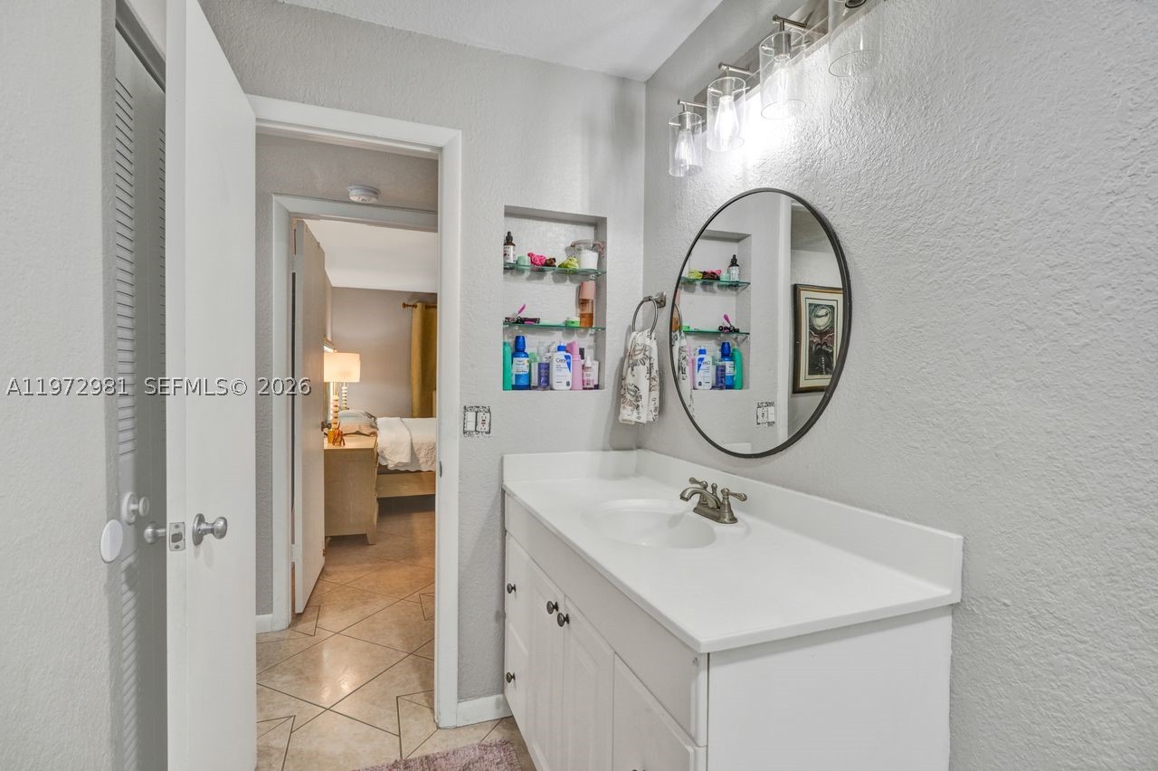 3665 Ne 167th St 208 Property Photo 17