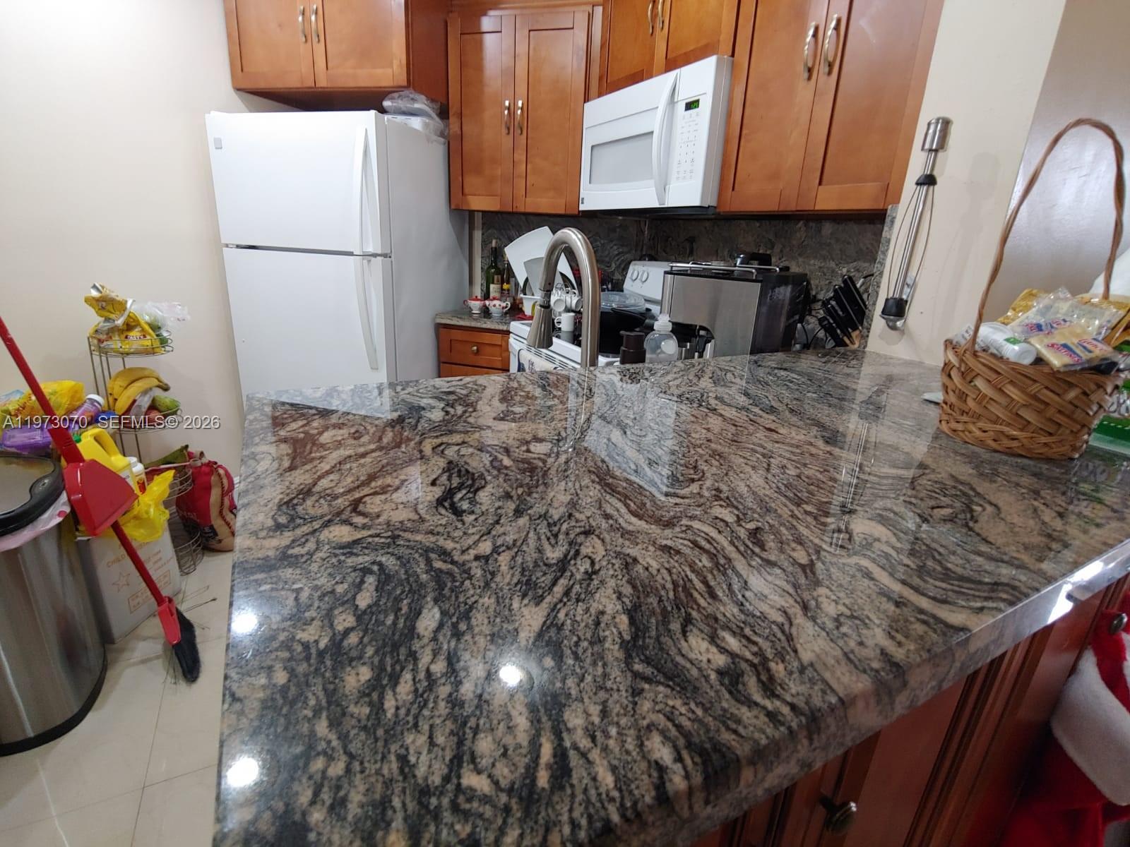 690 W Park Dr 2-204 Property Photo 5