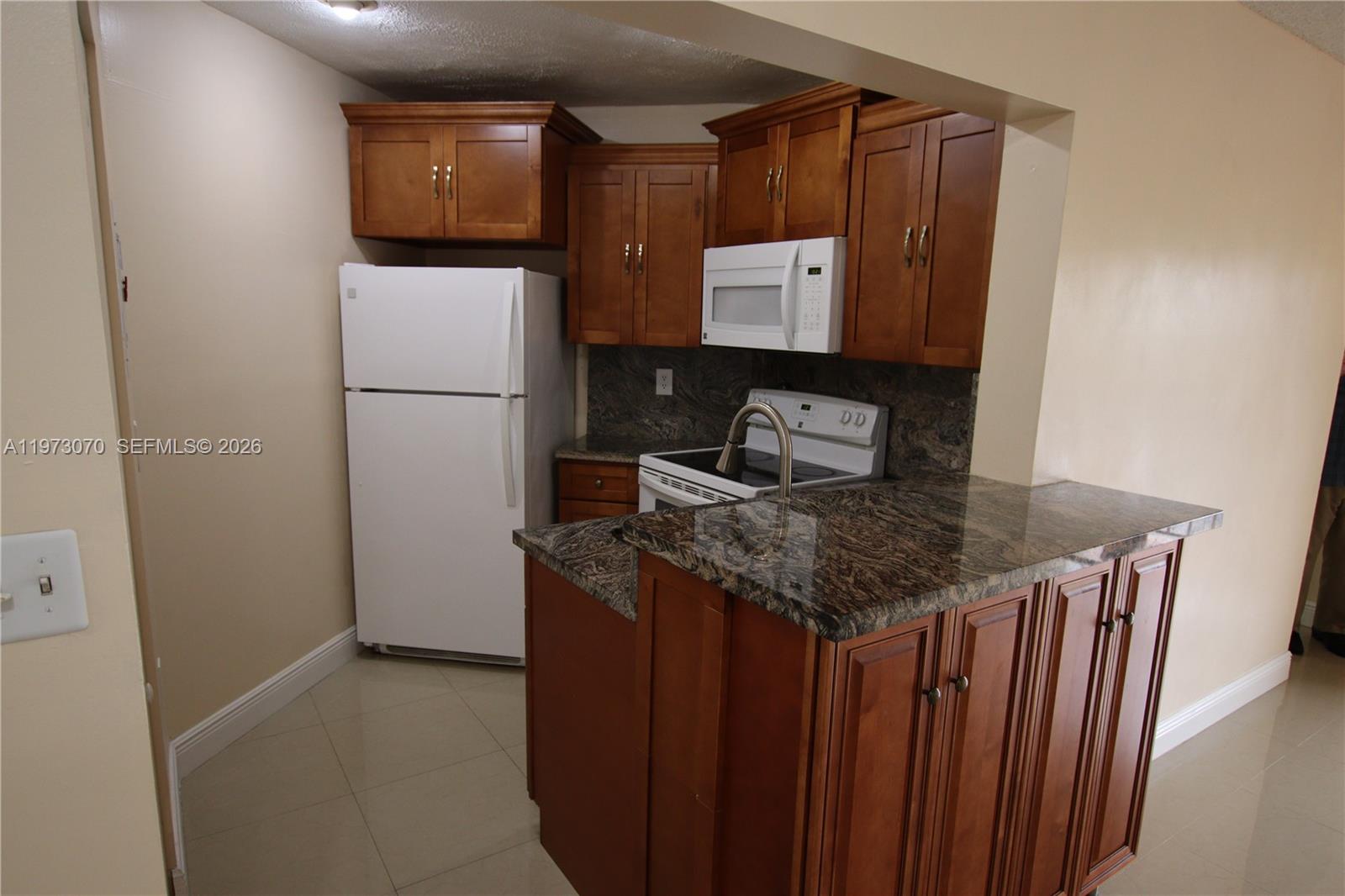 690 W Park Dr 2-204 Property Photo 6