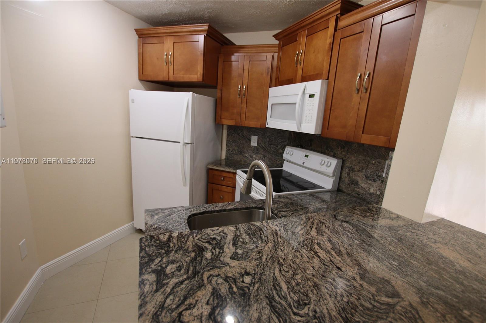 690 W Park Dr 2-204 Property Photo 7